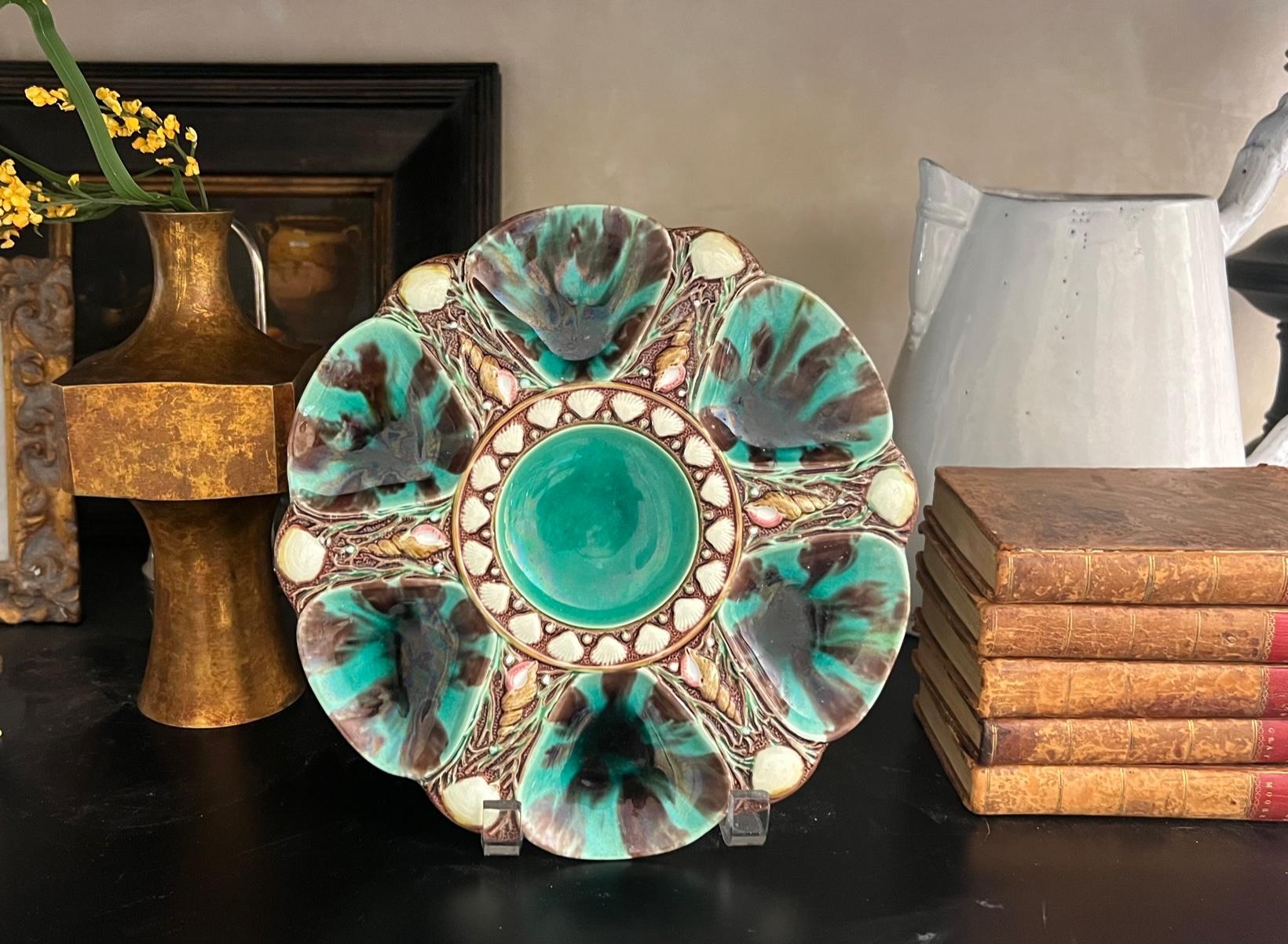 Antique Minton Green Majolica Oyster Plate, circa 1860's-1870's In Good Condition For Sale In Ross, CA