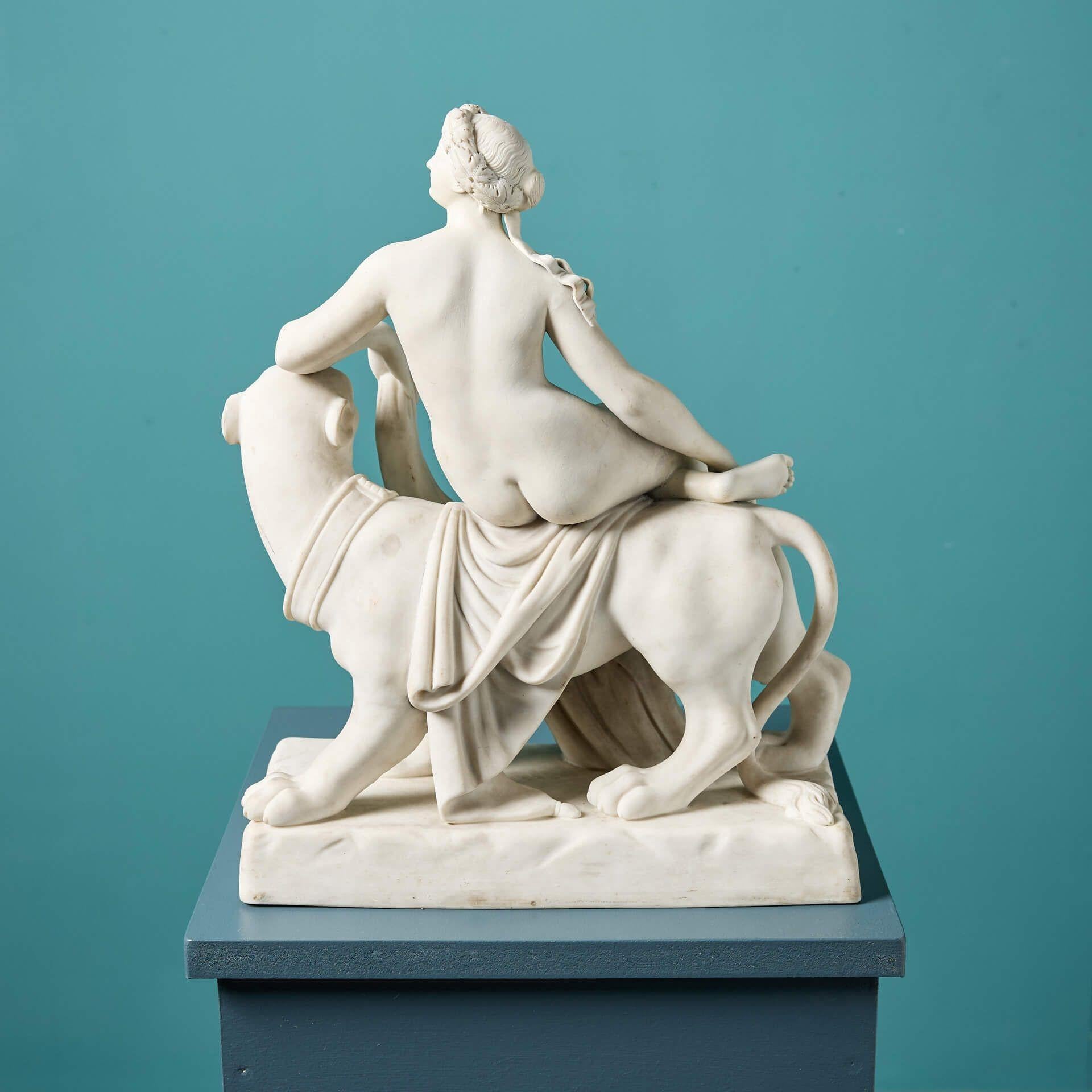 Sculpture ancienne en faïence de Minton représentant Ariane et la Panthère par John Bell en vente 2