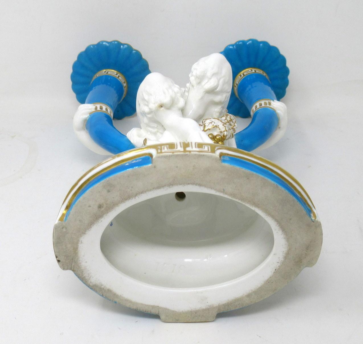 Antique Minton Staffordshire Porcelain Candelabra Centerpiece Cherub 19th Ct   In Good Condition For Sale In Dublin, Ireland