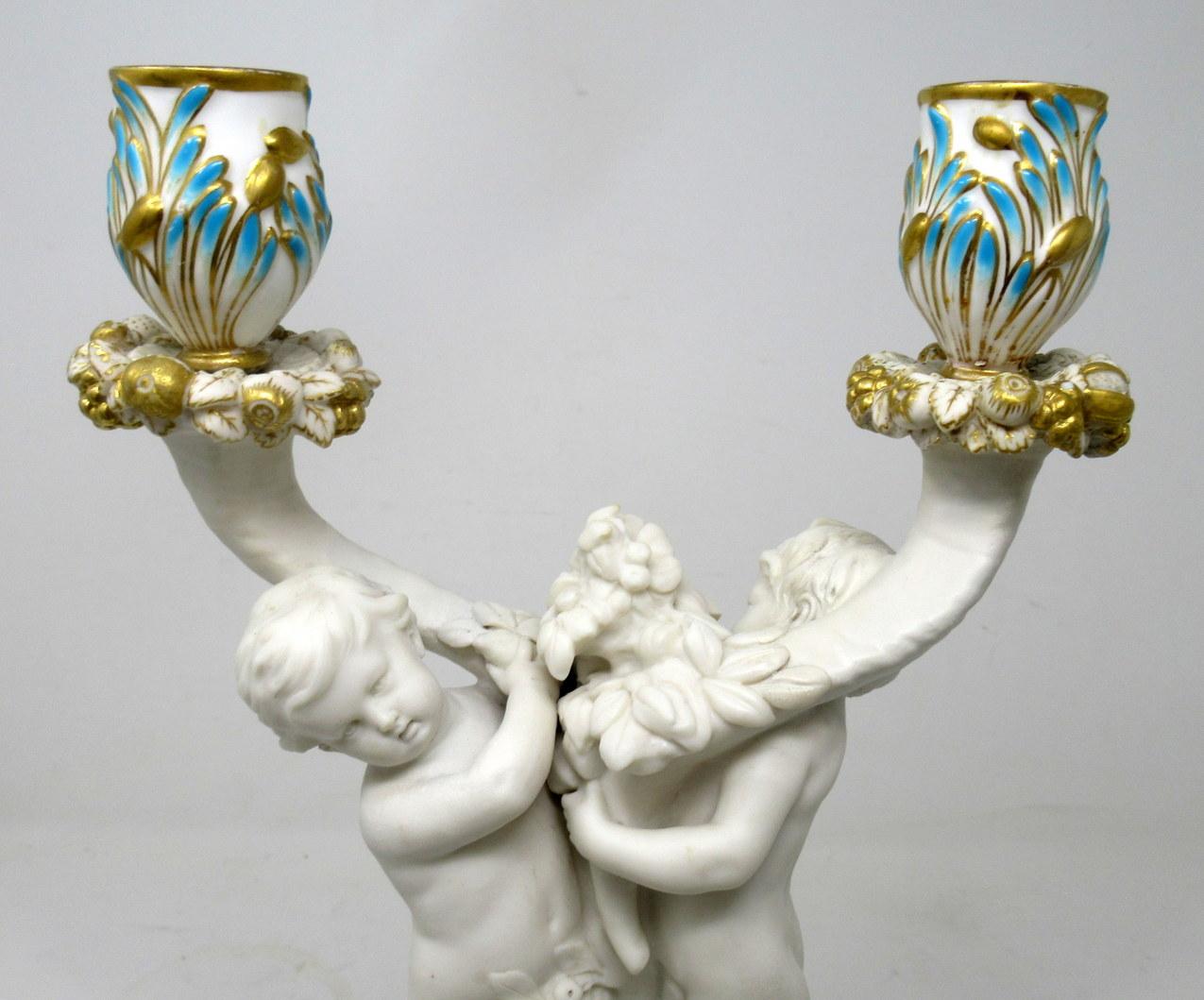 Antico candelabro Minton Staffordshire in porcellana con centrotavola Parian Cherub del XIX secolo in vendita 3