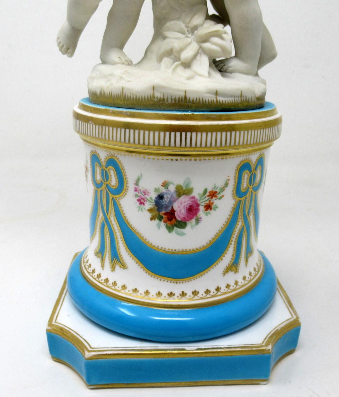 Antique Minton Staffordshire Porcelain Candelabra Centerpiece Parian Cherub 19C In Good Condition For Sale In Dublin, Ireland
