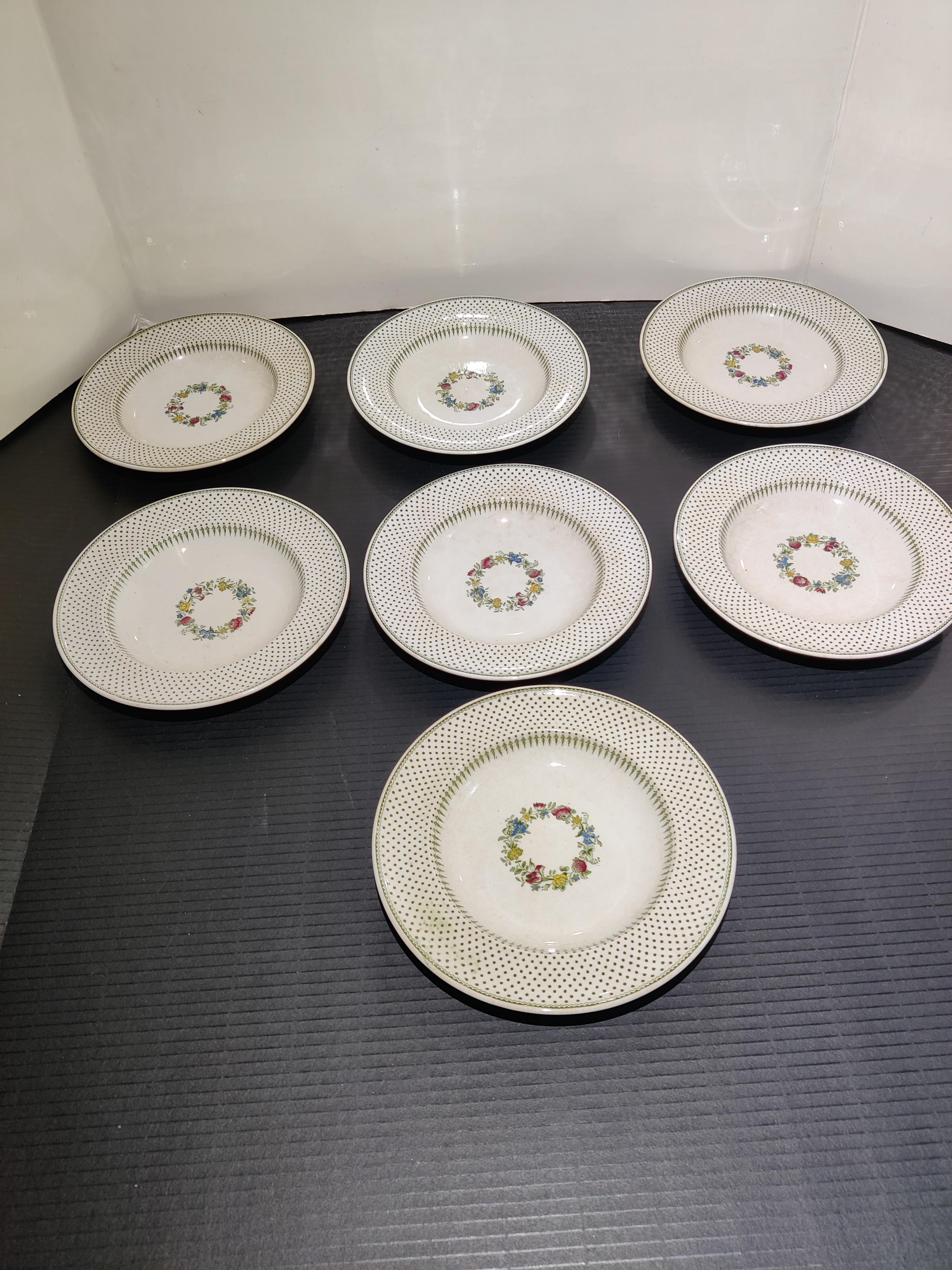 Anglais Bols à soupe et couronnes anciens Mintons et Boyle Spot and Wreath en vente