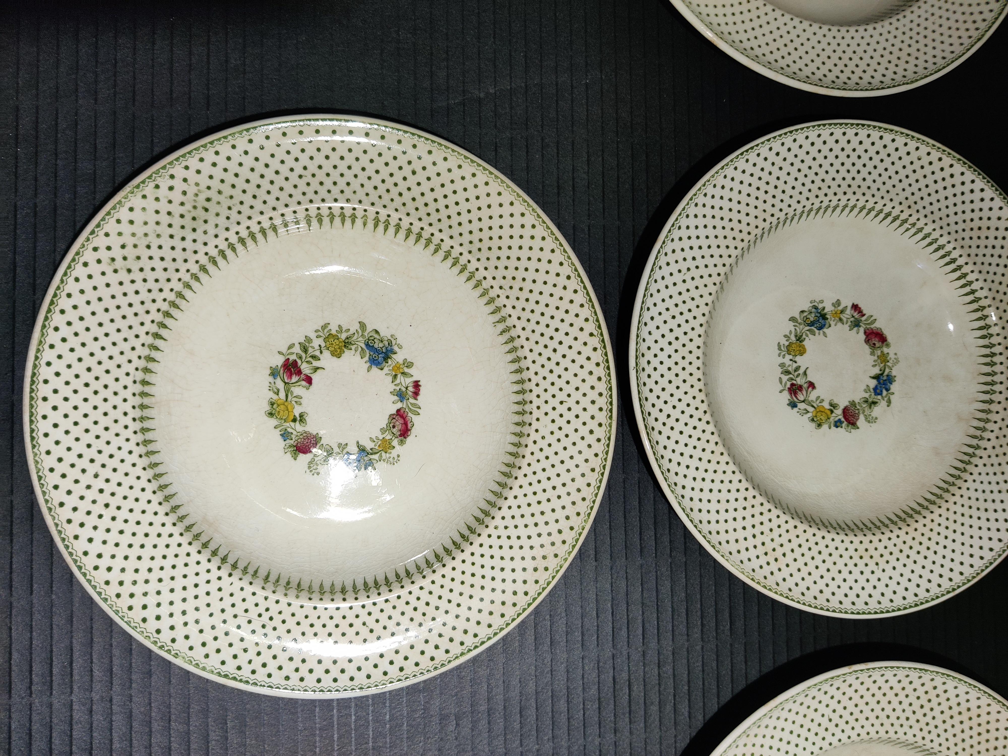 Porcelaine Bols à soupe et couronnes anciens Mintons et Boyle Spot and Wreath en vente