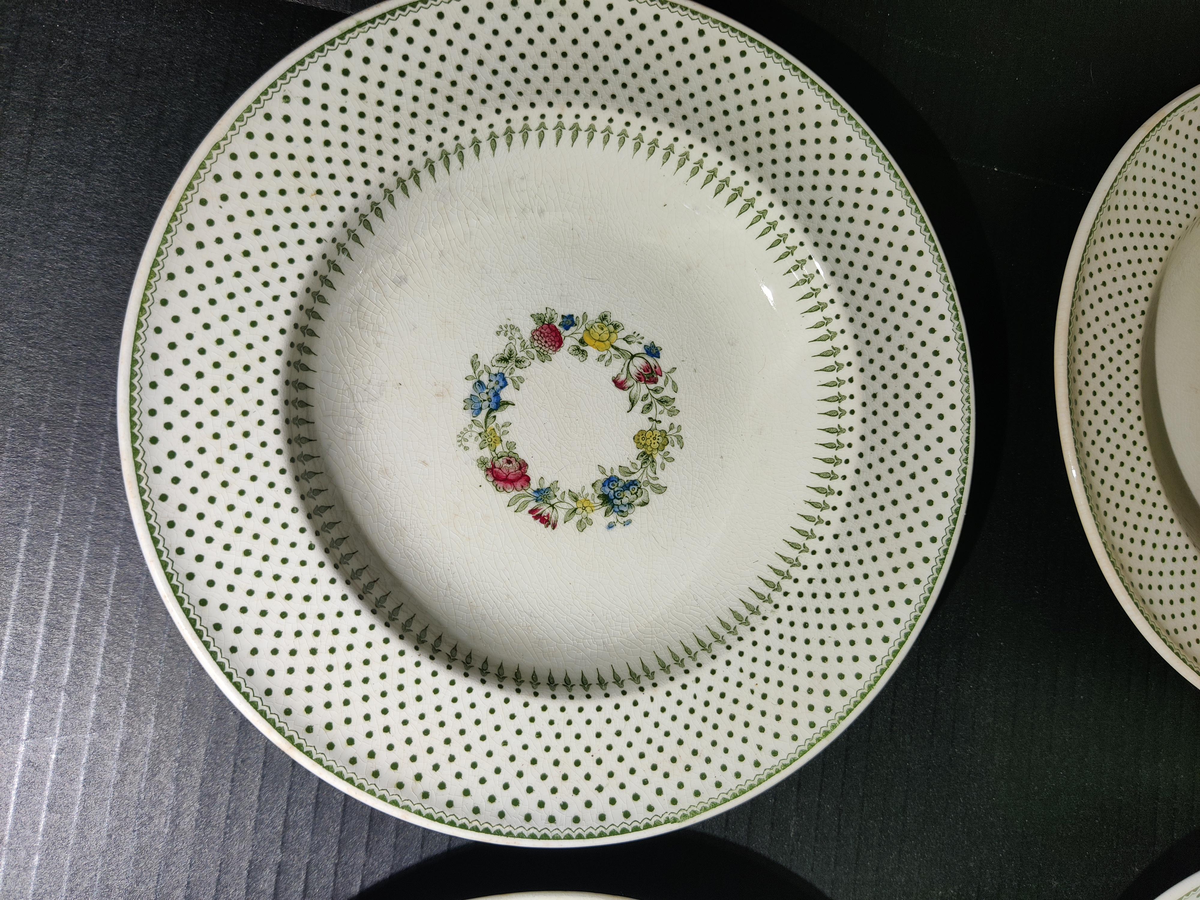 Bols à soupe et couronnes anciens Mintons et Boyle Spot and Wreath en vente 1