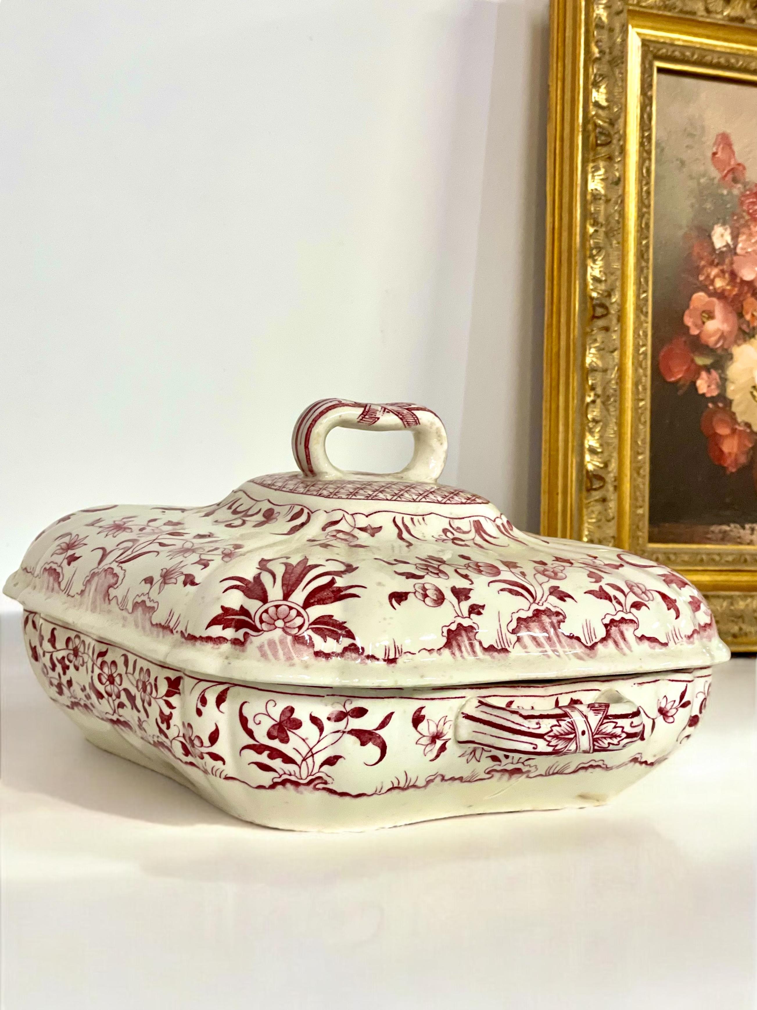 Antiguo Plato para Verduras con Tapa Minton's en Patrón Montrose, Siglo XIX en venta 1