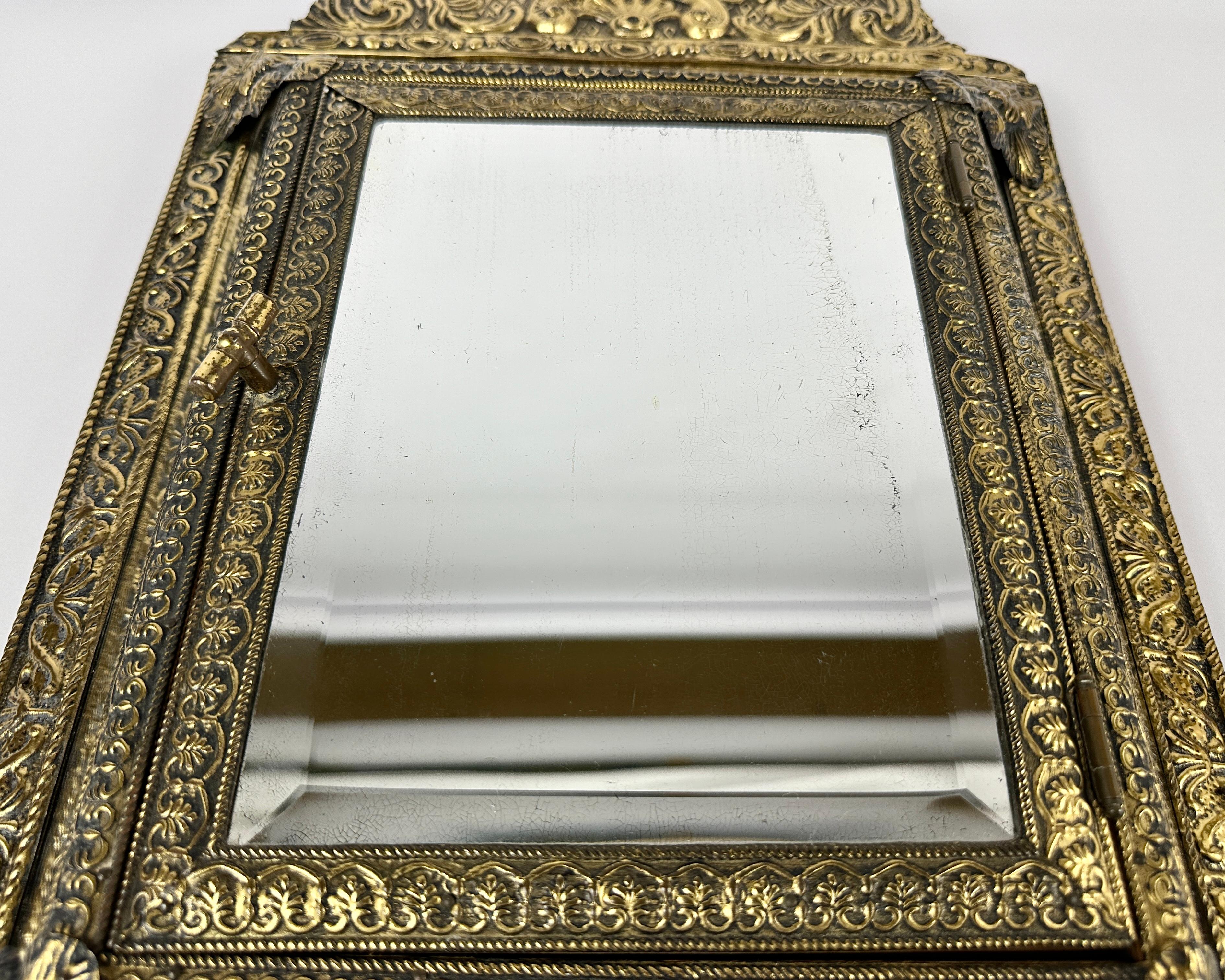 Français Antique Mirror Cabinet de soins pour vêtements/Keys Bronze 1930s, France en vente