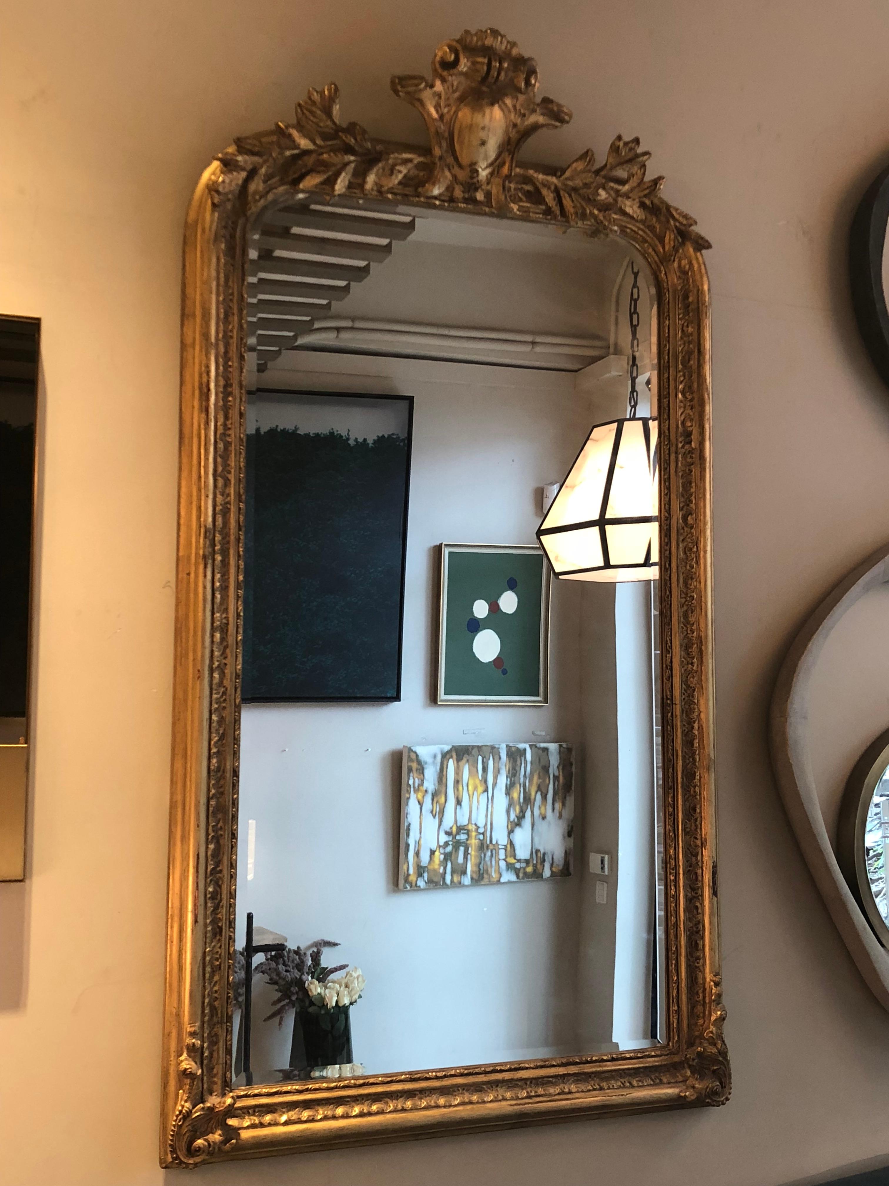 Antique Mirror In Good Condition For Sale In Central, HK