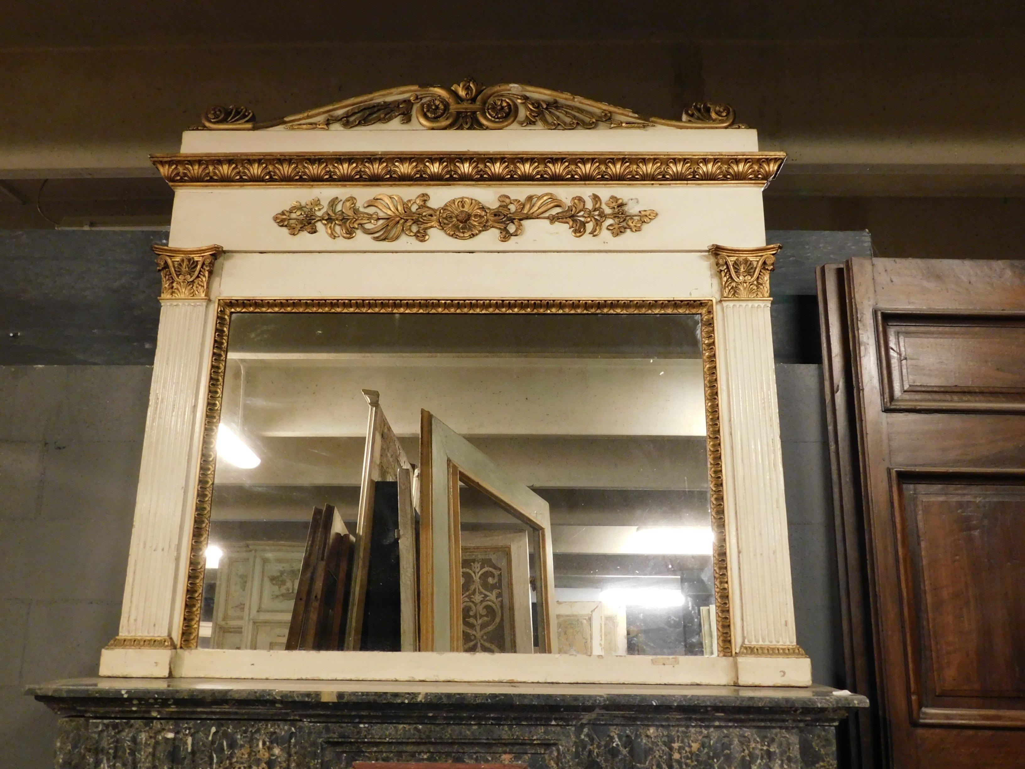 Italian Antique Mirror in Carved Wood, Lacquered and Gilded, 19th Century, Italy For Sale
