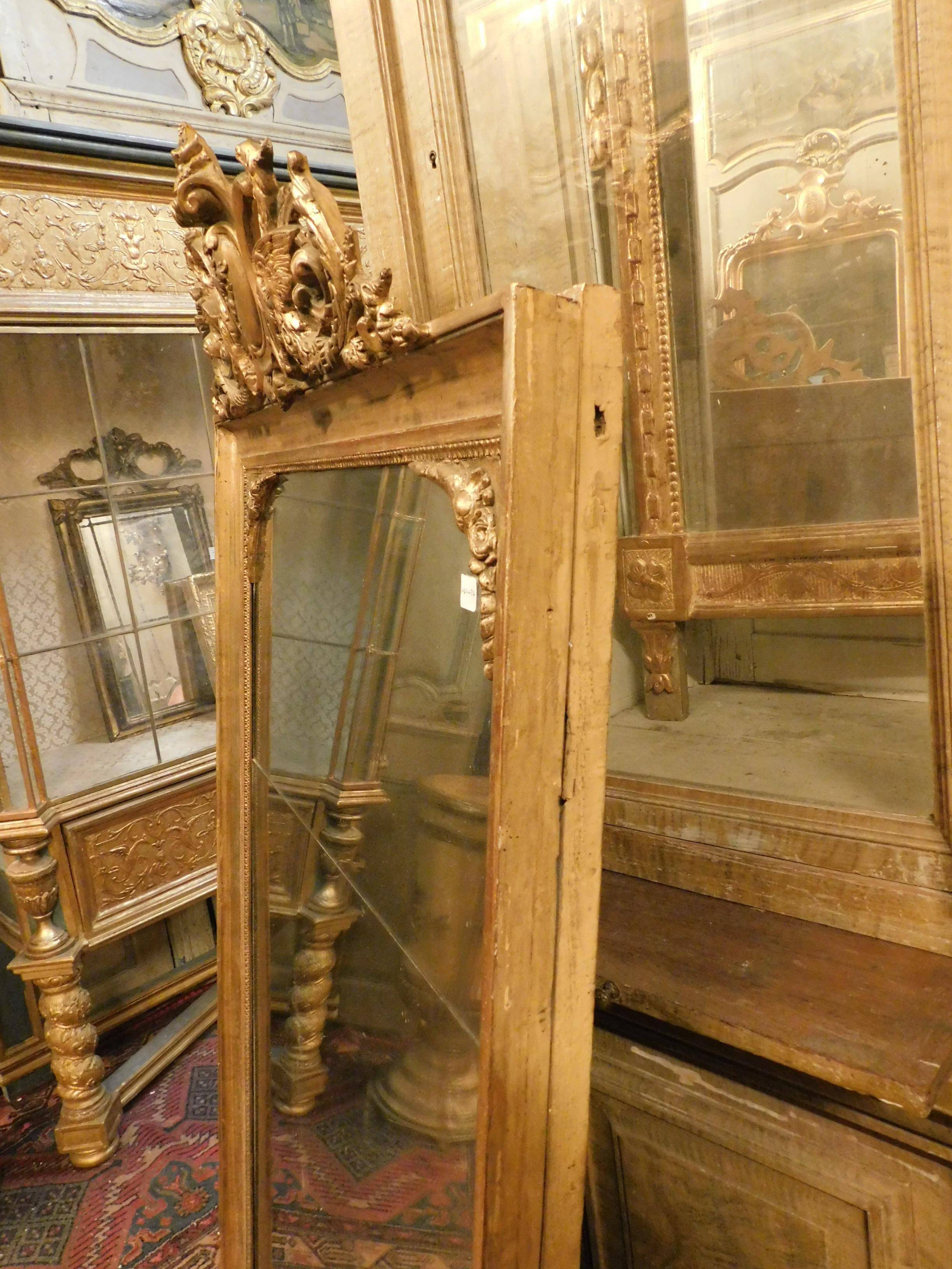 French Antique Mirror in Gilded Wood with Carved Frame, Late 18th Century, France For Sale