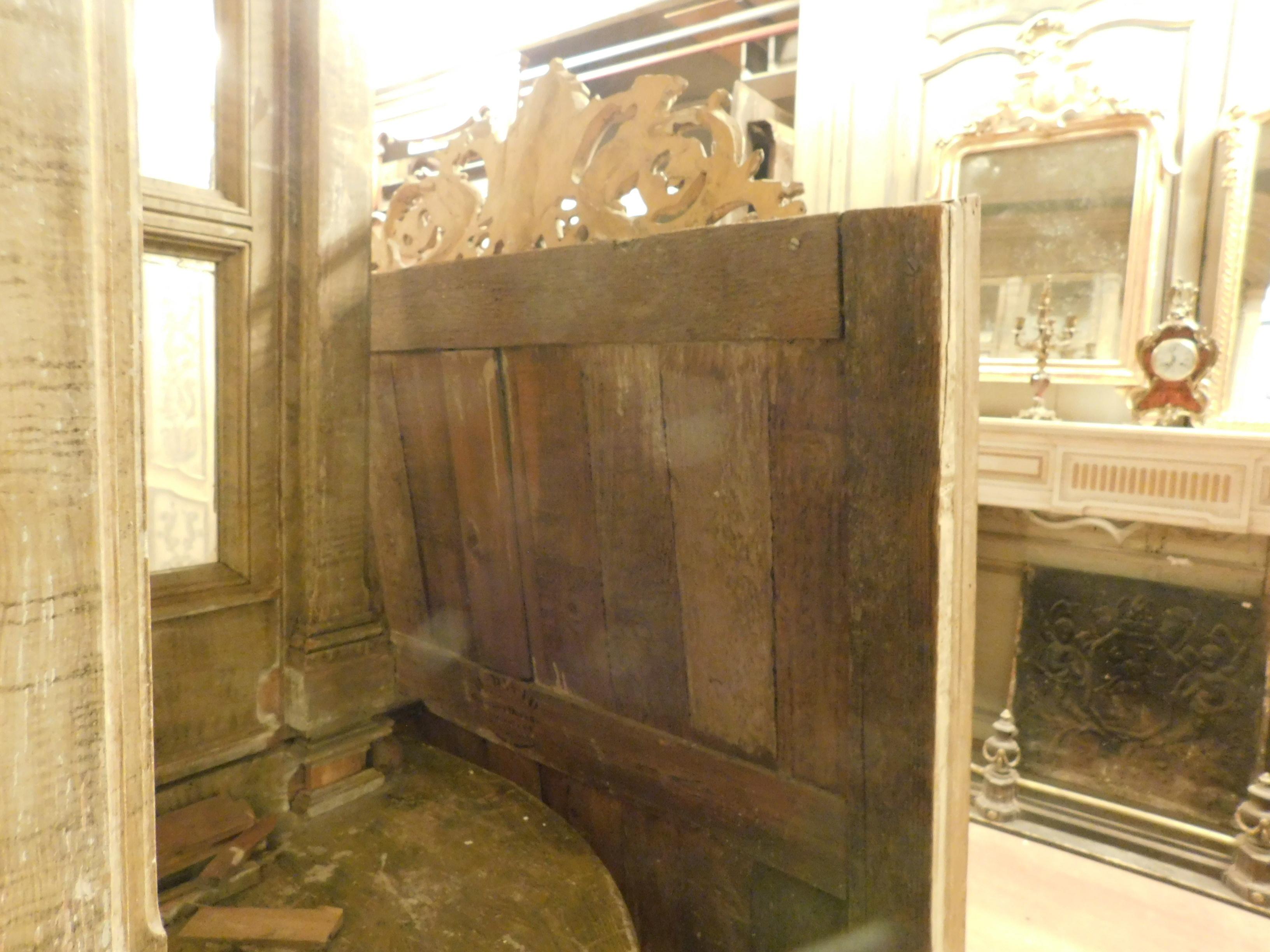 Antiker Spiegel aus vergoldetem Holz mit geschnitztem Rahmen, spätes 18. Jahrhundert, Frankreich im Zustand „Gut“ im Angebot in Cuneo, Italy (CN)