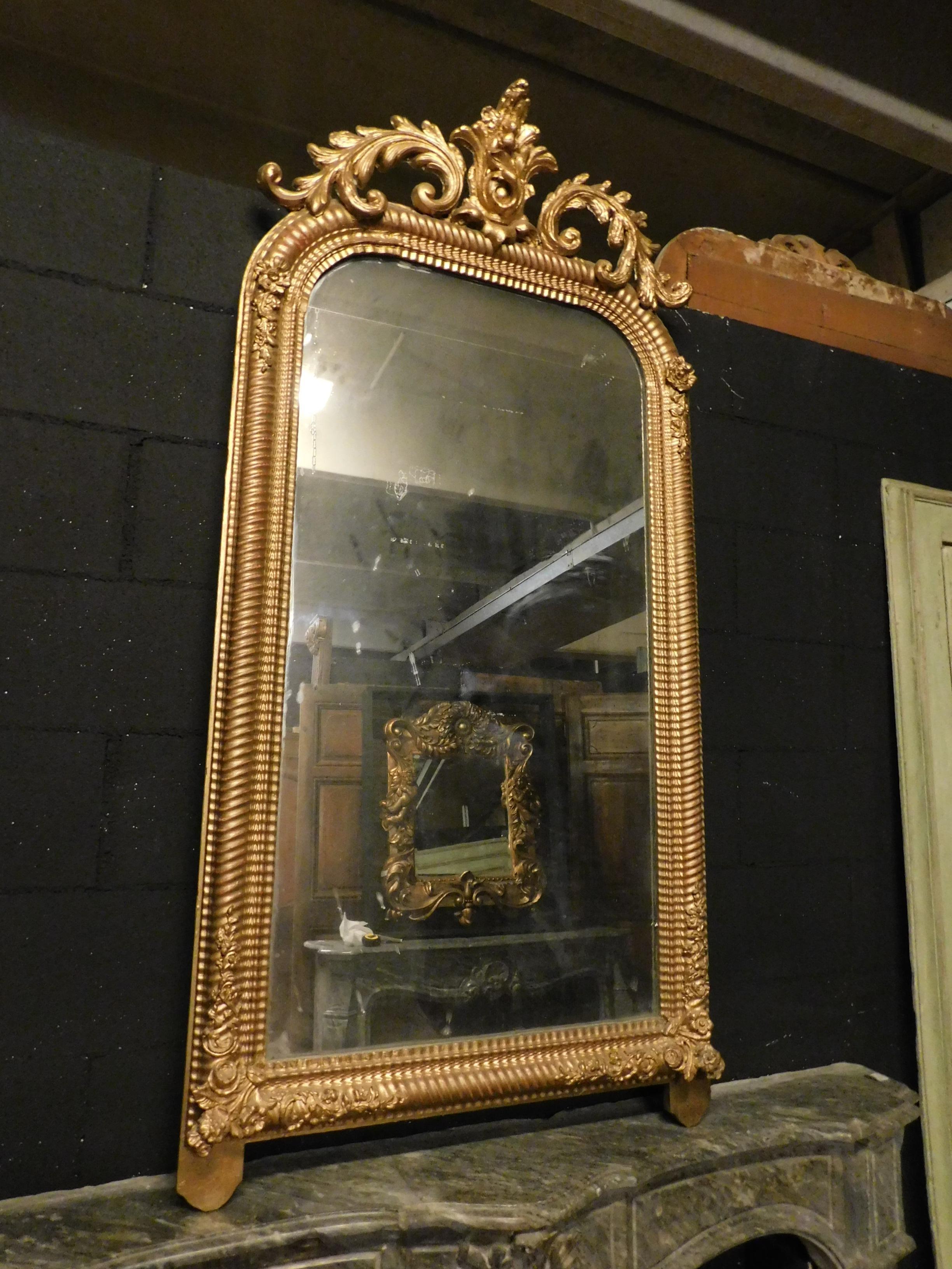 Gilt Antique Mirror with Carved and Gilded Rib, Leaves and Frames, 19th Century Italy