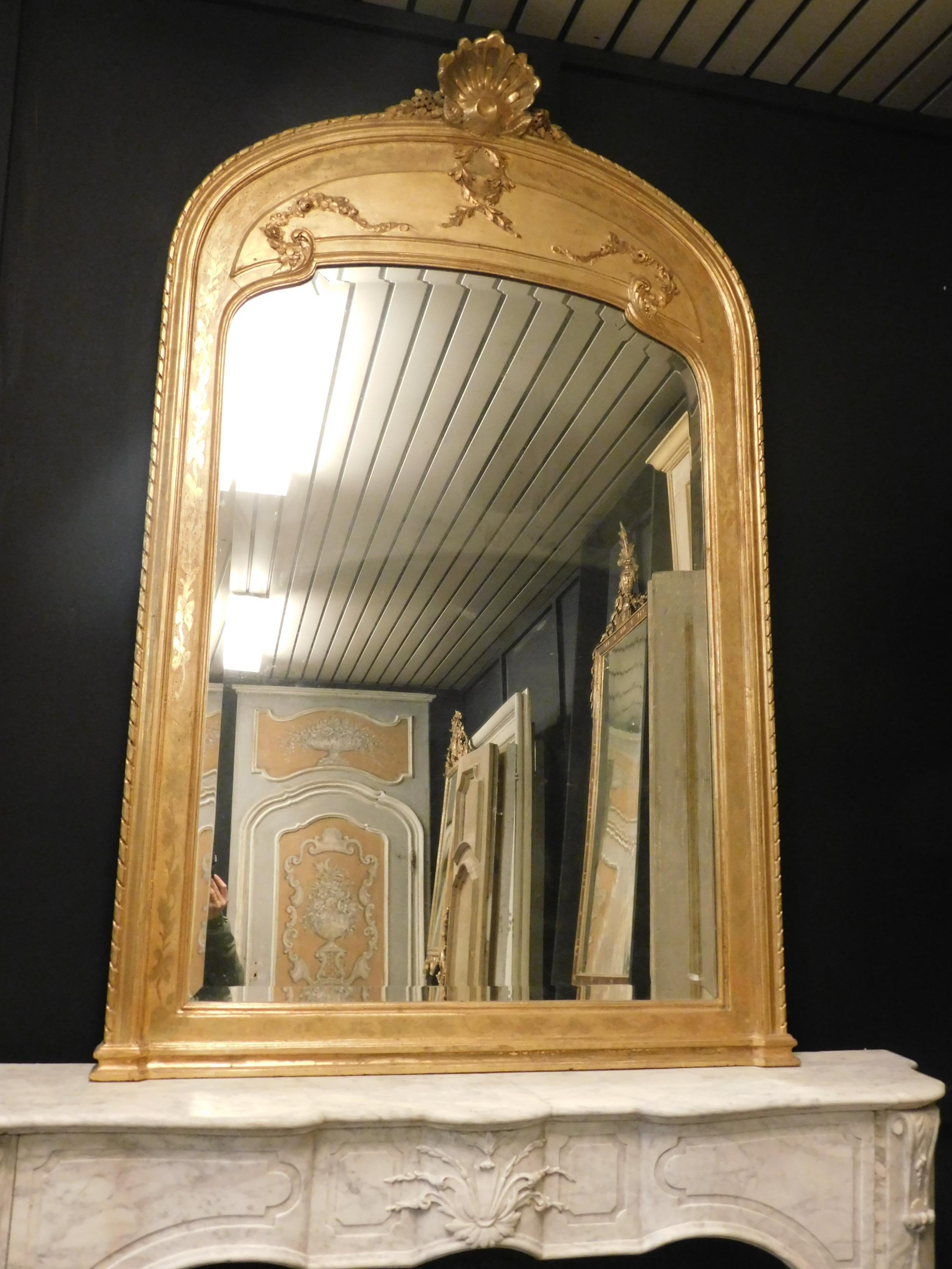italien Antique Mirror avec cadre doré, grande lunette Decorée, 19ème siècle Italie en vente