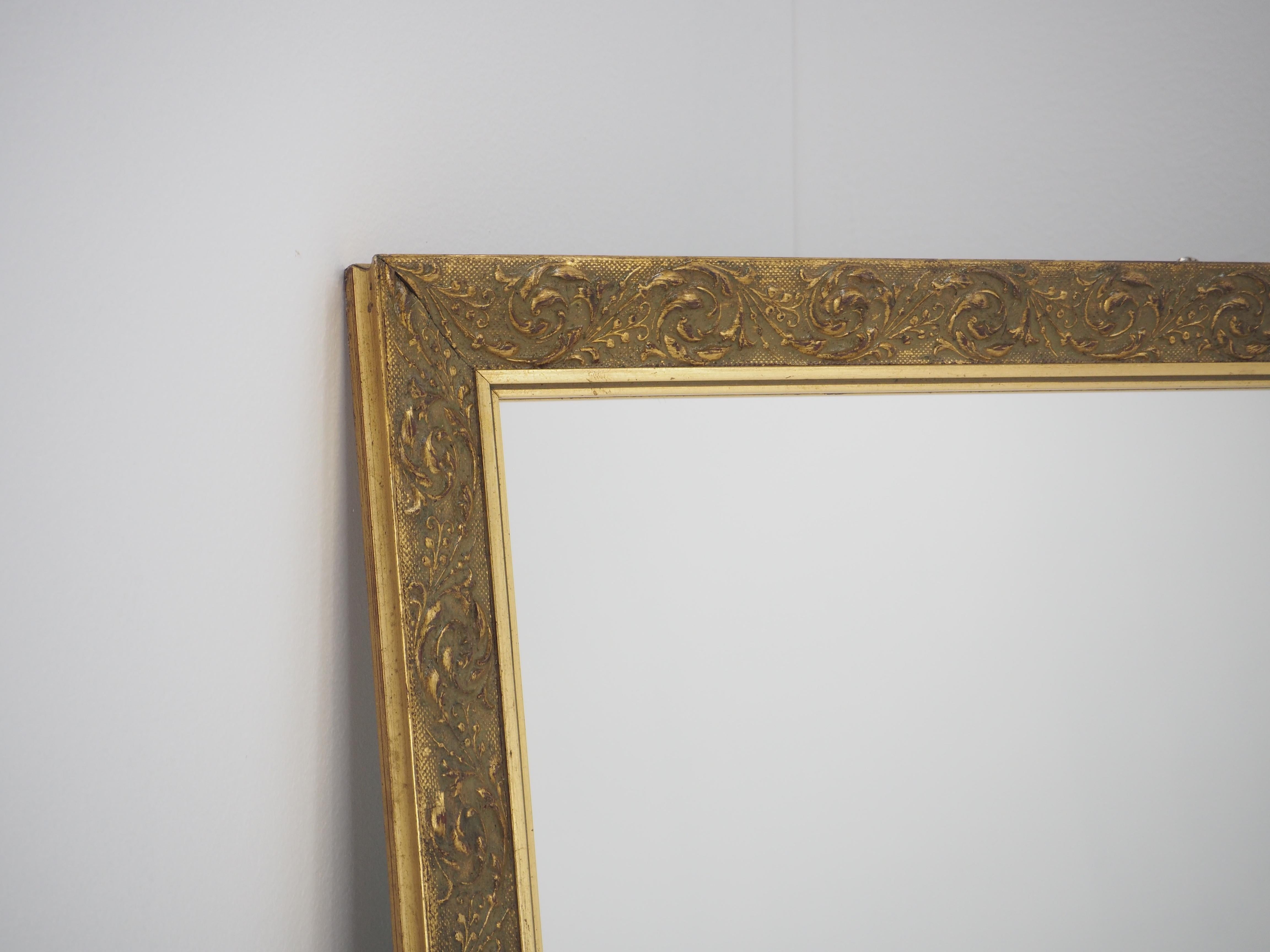 - Wood frame
- Handmade
- Original condition
- Mirror is the new.