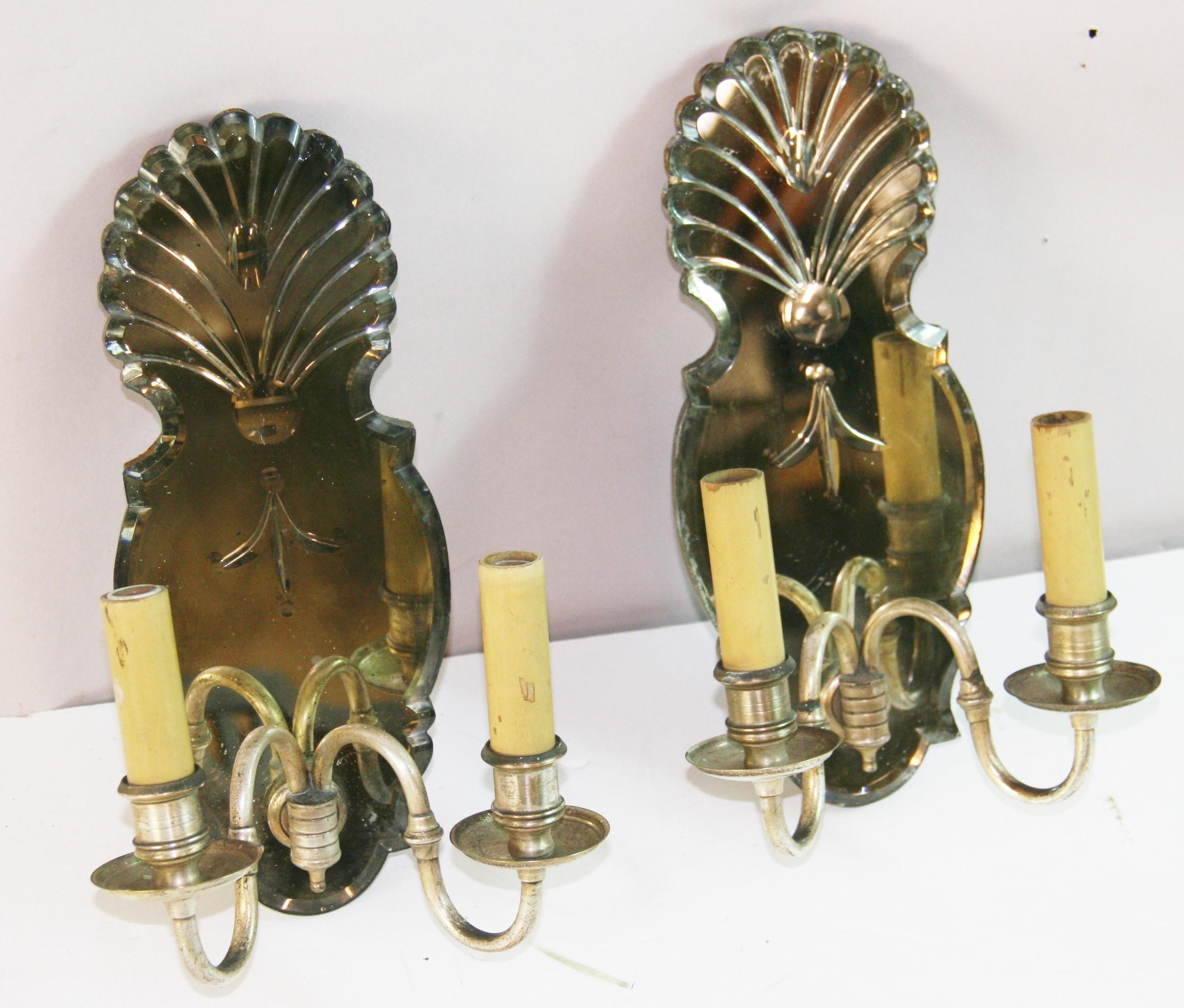 Placcato argento Antique Mirror  Coppia di lampade a due luci in ottone argentato e retroilluminato in vendita