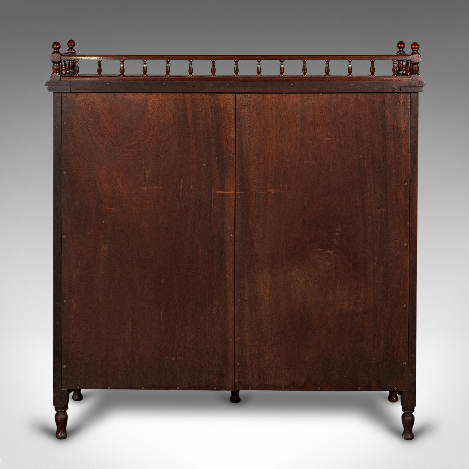 Britannico Antique Mirror Duet Cabinet, Inglese, Noce, Libreria, Armadio, Vittoriano in vendita