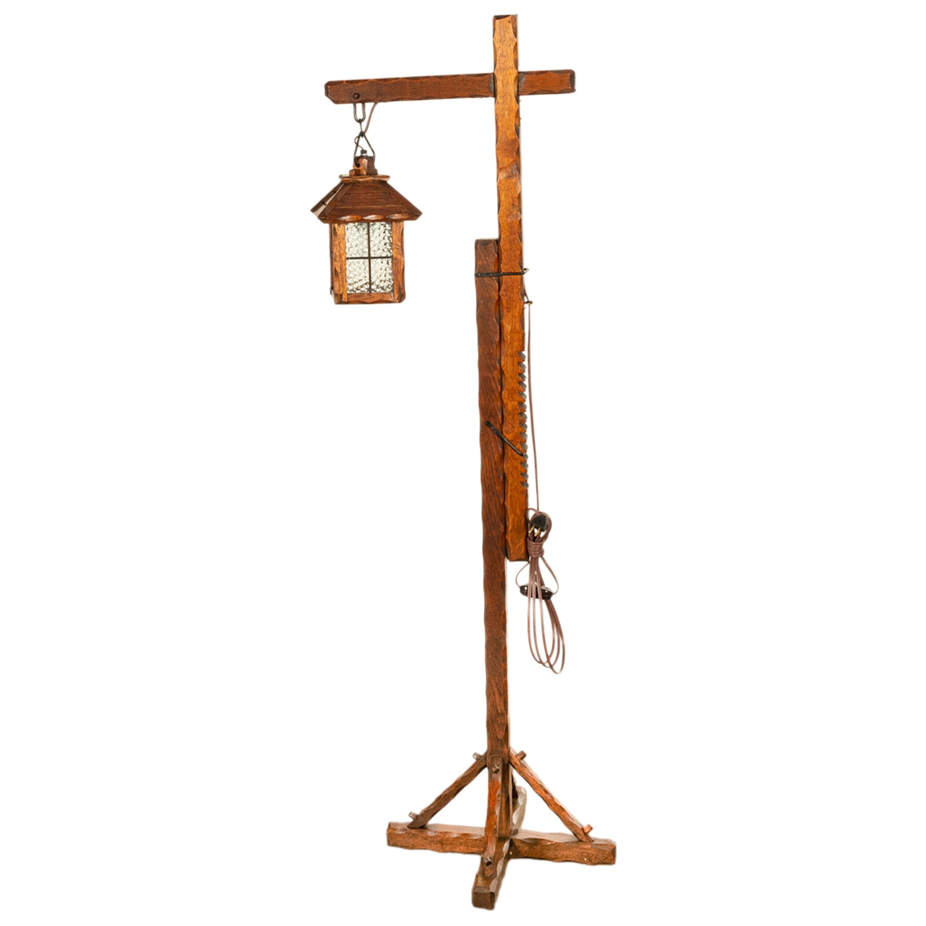 Antike Mission Arts-Crafts geschnitzte Eiche Verstellbare Stehlampe Glas Laterne 1920 (Frühes 20. Jahrhundert)