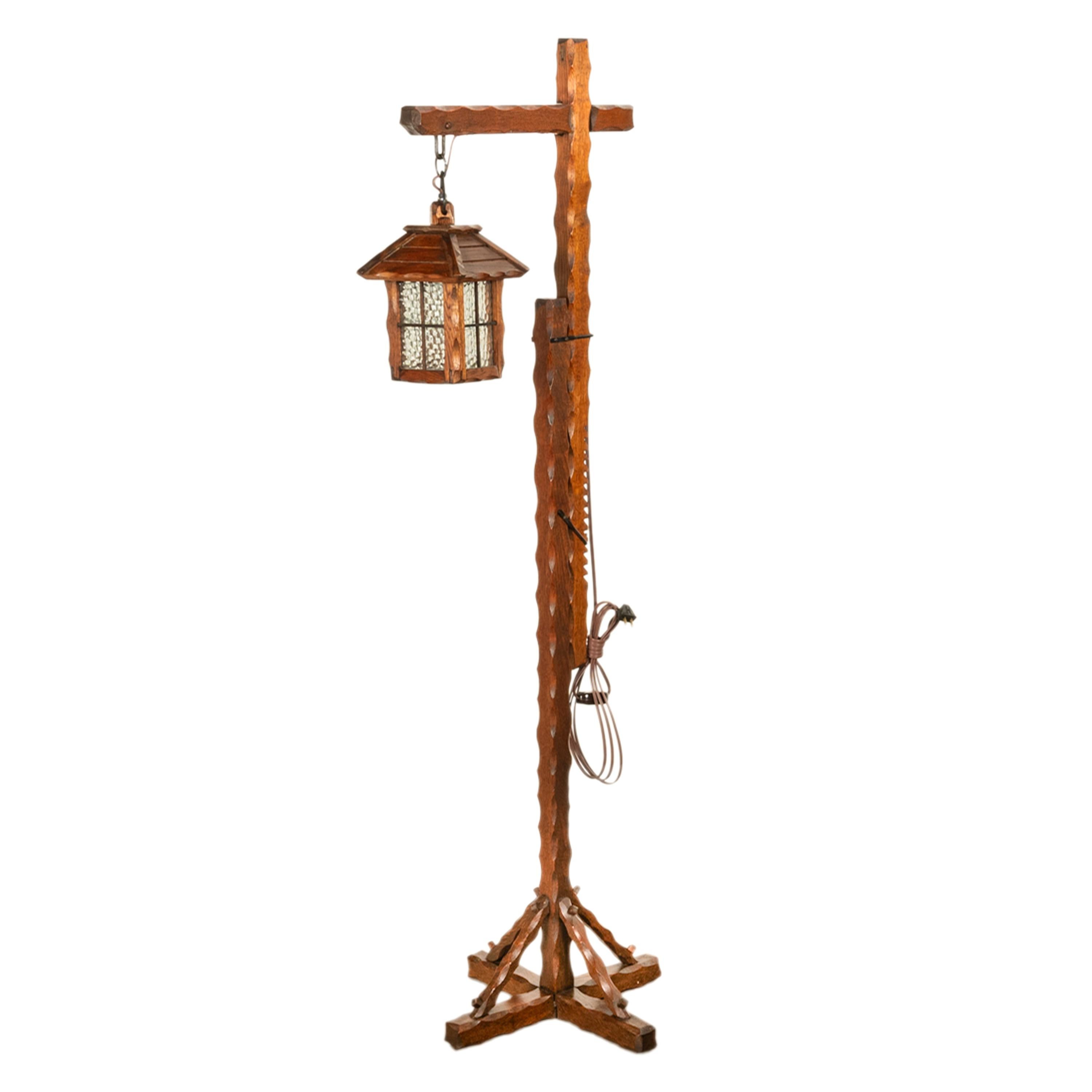Antike Mission Arts-Crafts geschnitzte Eiche Verstellbare Stehlampe Glas Laterne 1920 1