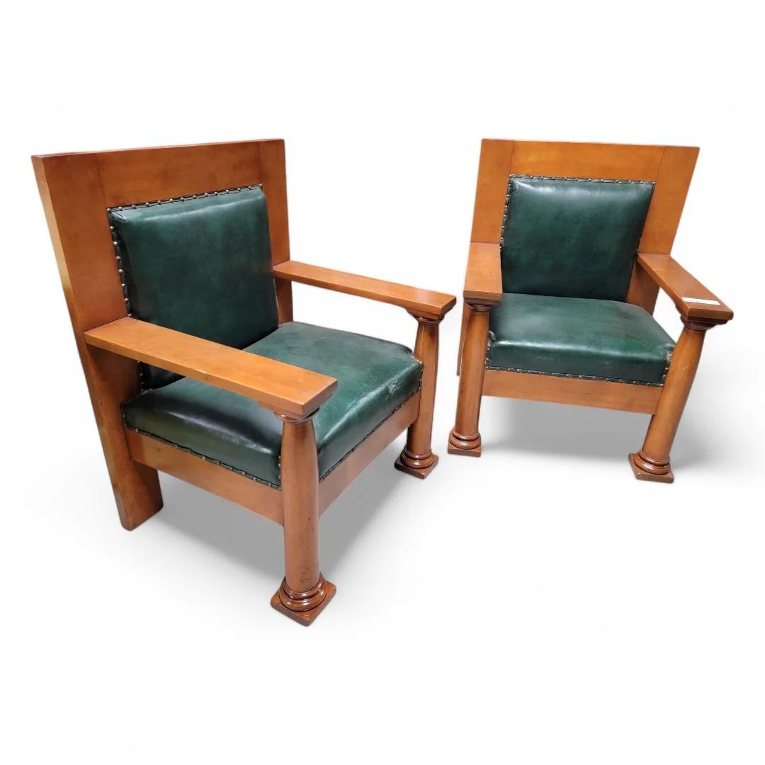 Paire de chaises Mission Arts & Crafts anciennes en cuir vert chasseur d'origine en vente 4
