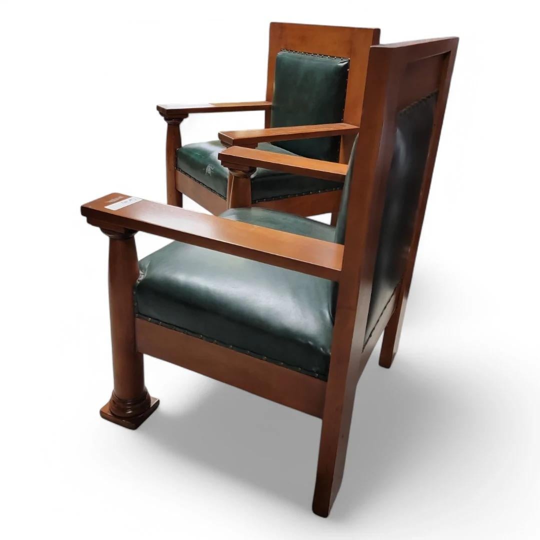 Paire de chaises Mission Arts & Crafts anciennes en cuir vert chasseur d'origine en vente 5