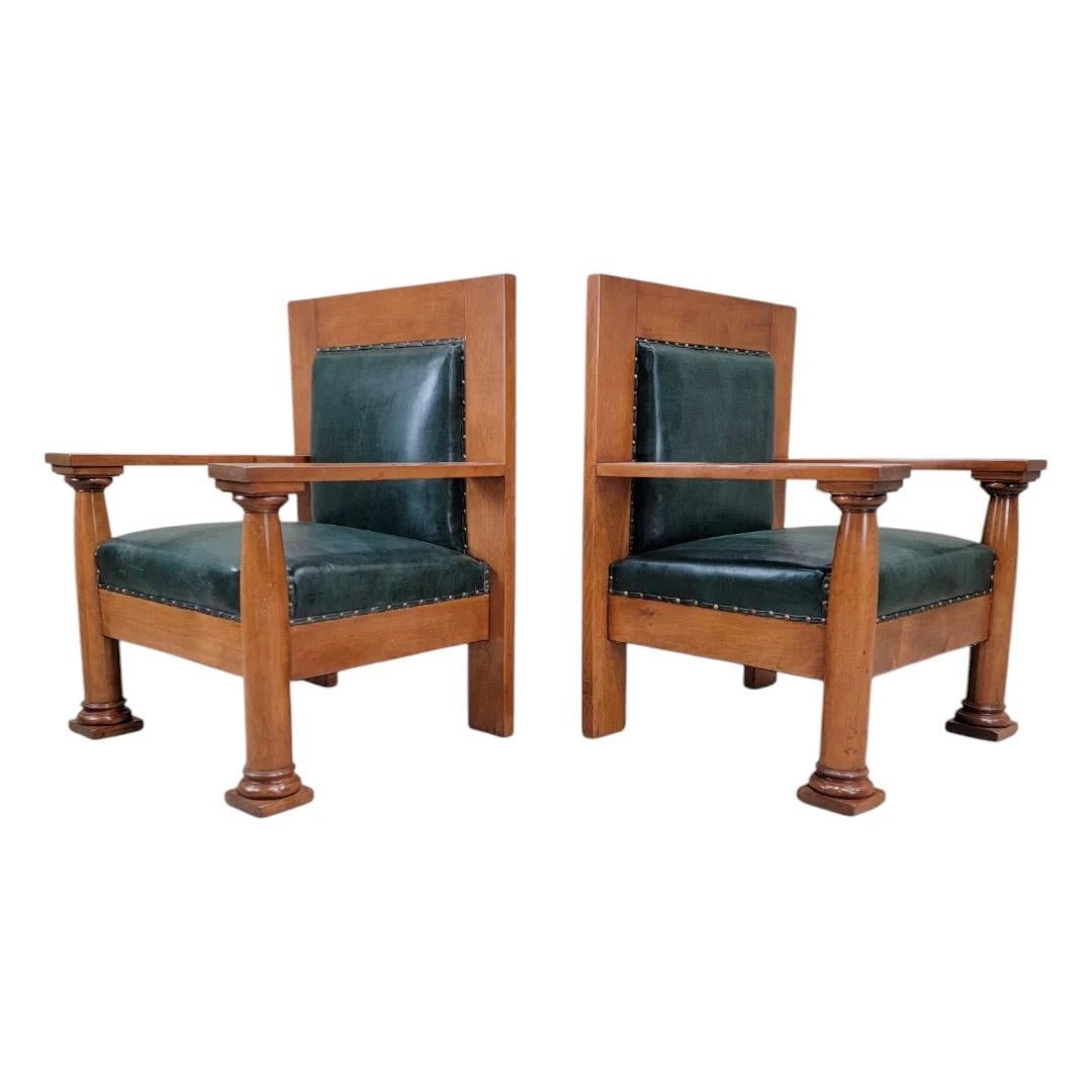 Paire de chaises Mission Arts & Crafts anciennes en cuir vert chasseur d'origine en vente 2