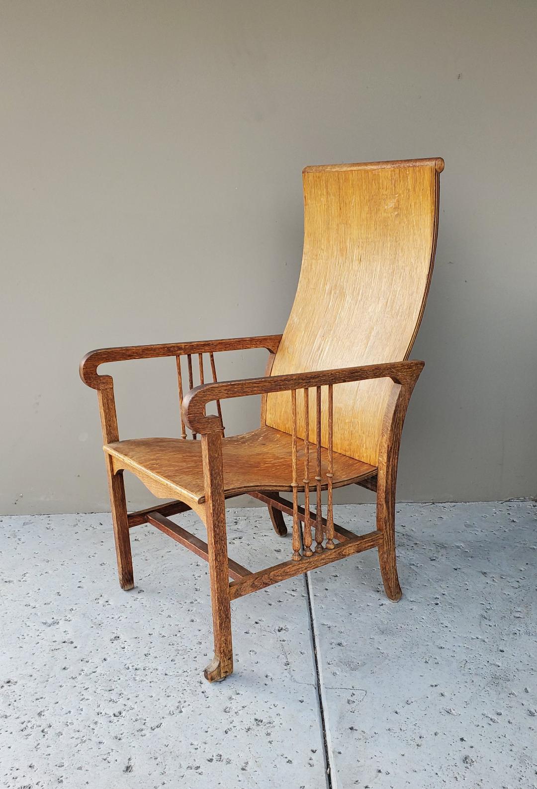 Antique Quarter Sawn Mission Oak Craftsman Lounge Chair With Spindle Accents On The Sides Of Armrests.
Beautiful Quarter Sawn Oak Single Tall Back Lounge Chair Strong And Sturdy.  Great Carved Designed Armrests With Turned Teardrop Spindles.
The