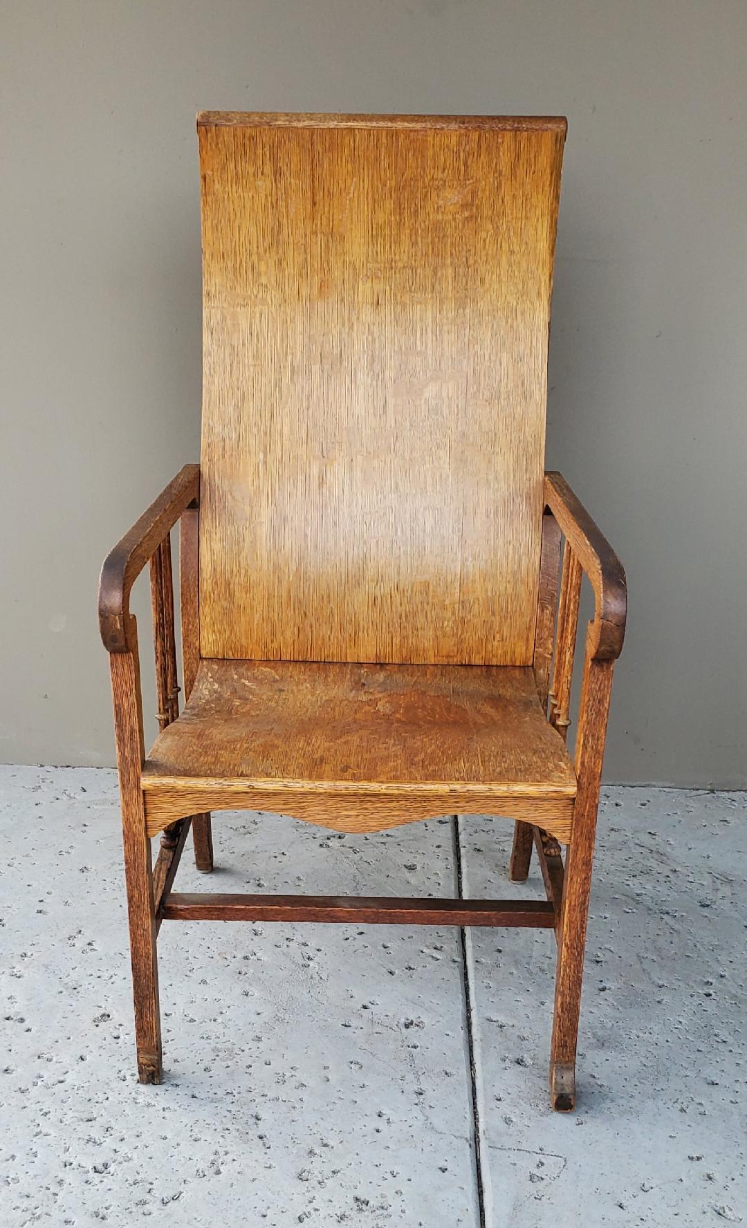 Antique Mission Arts & Crafts Craftsman Quarter Sawn Oak Tall Back Resting Chair For Sale 2