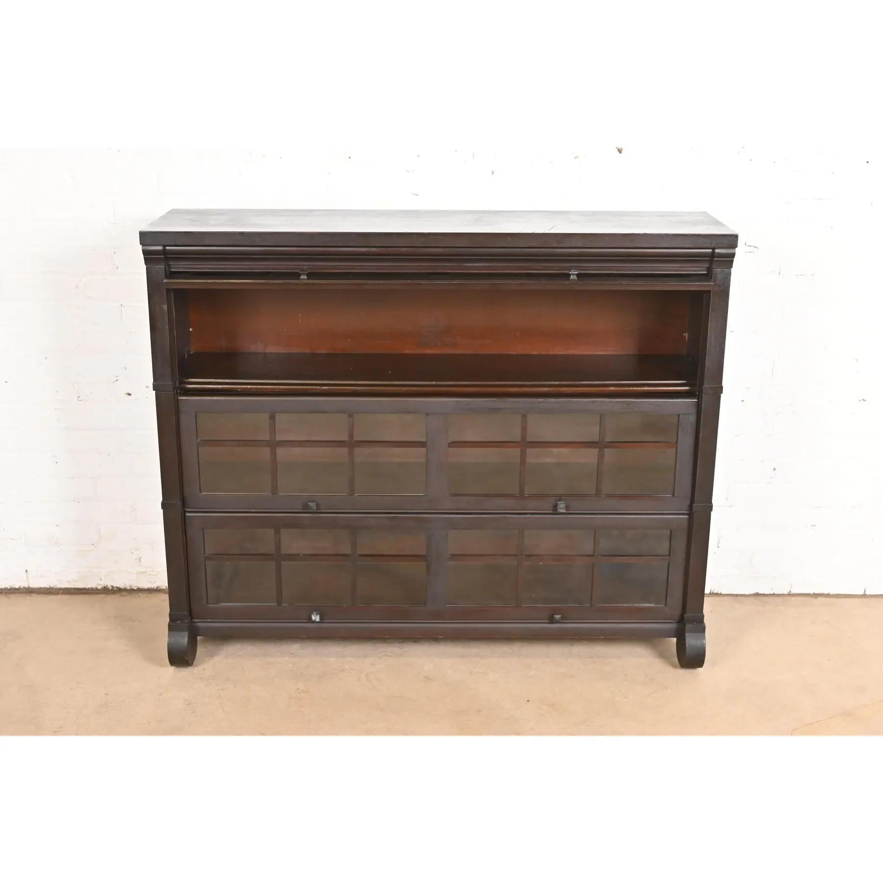Antique Mission Arts & Crafts Mahogany Three-Stack Barrister Bookcase by Gunn In Good Condition For Sale In South Bend, IN