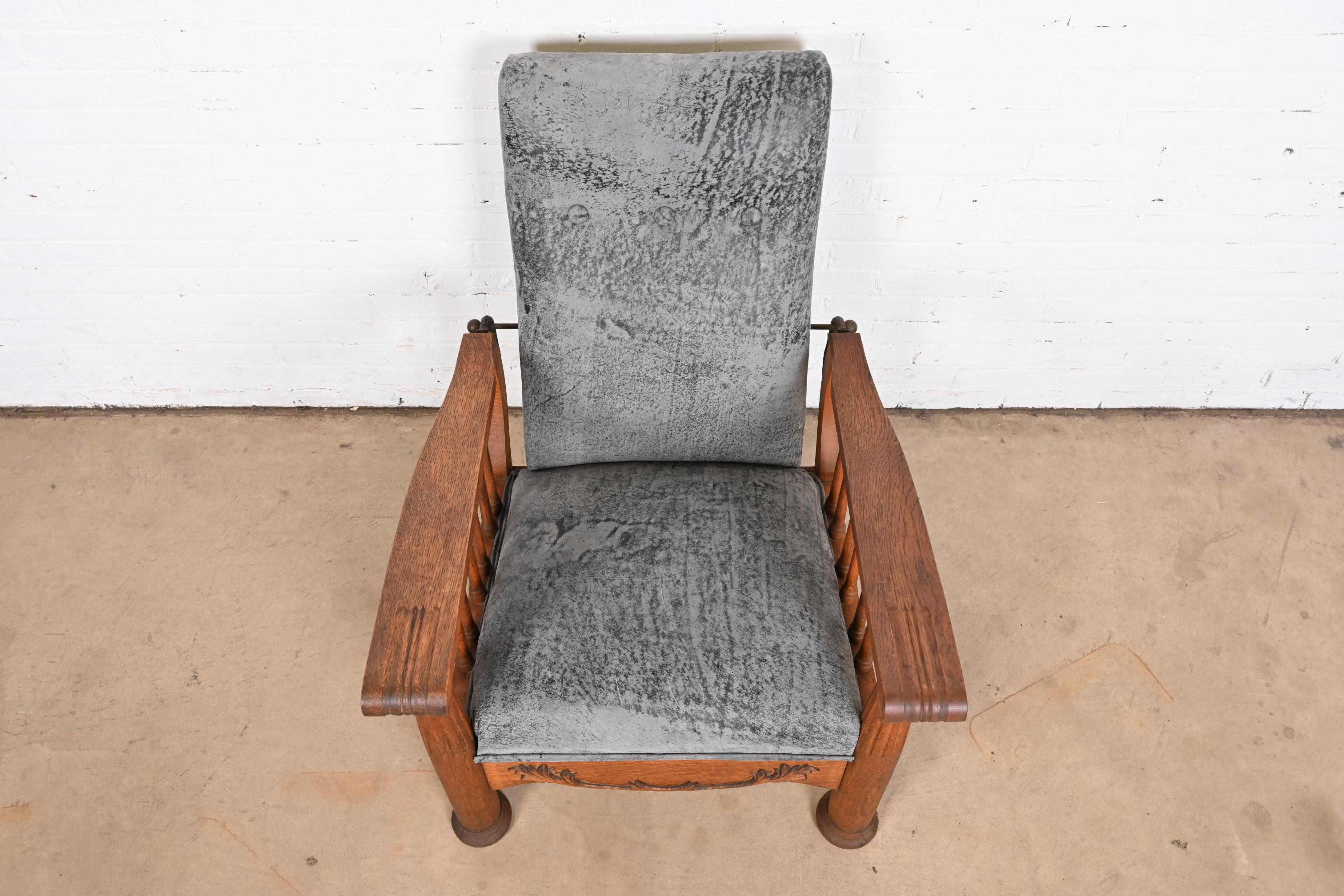 Antique Mission Arts & Crafts Oak and Leather Reclining Morris Chair, circa 1900 In Good Condition In South Bend, IN
