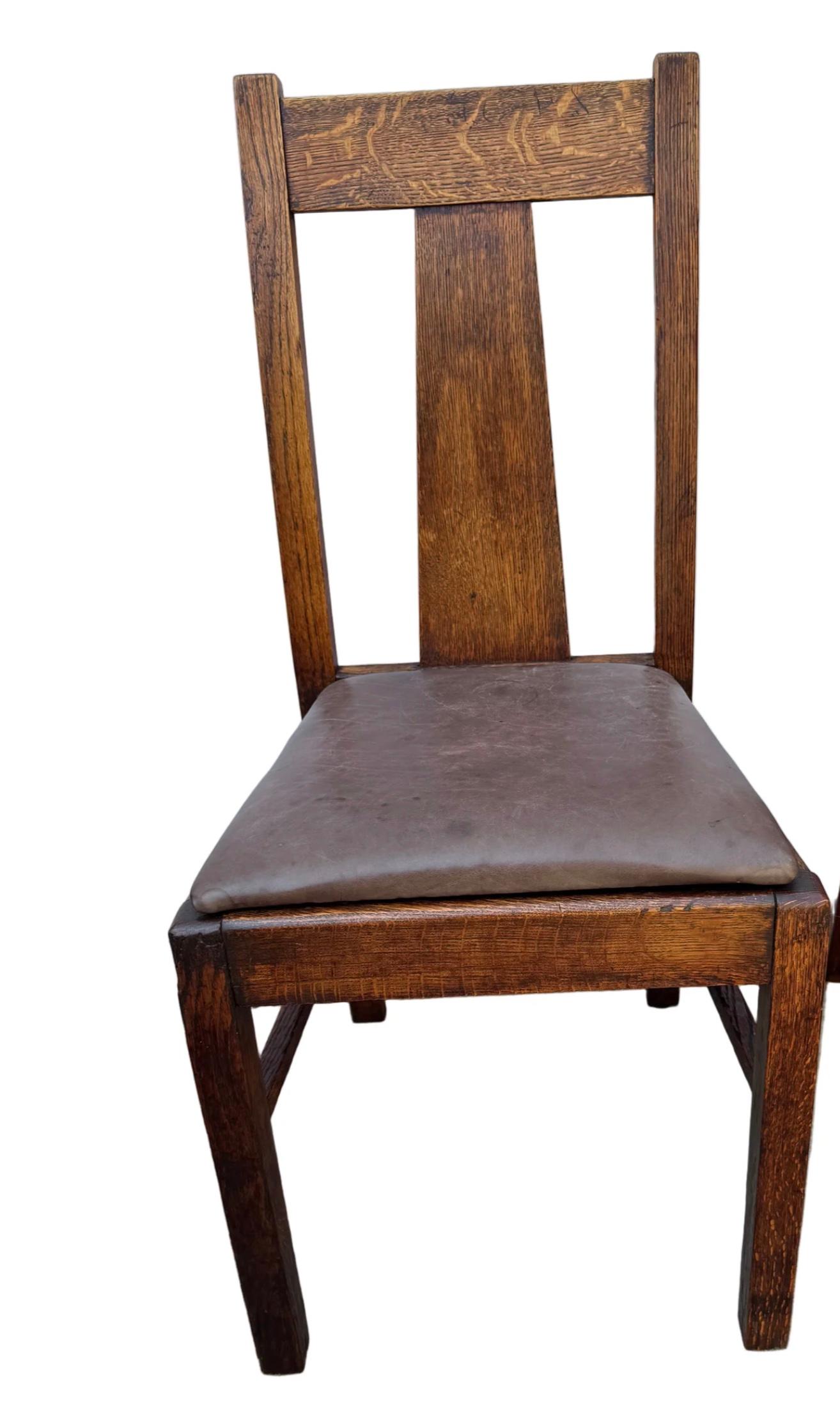 Americano Set di quattro sedie da pranzo in quercia Mission Arts & Crafts CIRCA 1900 in vendita