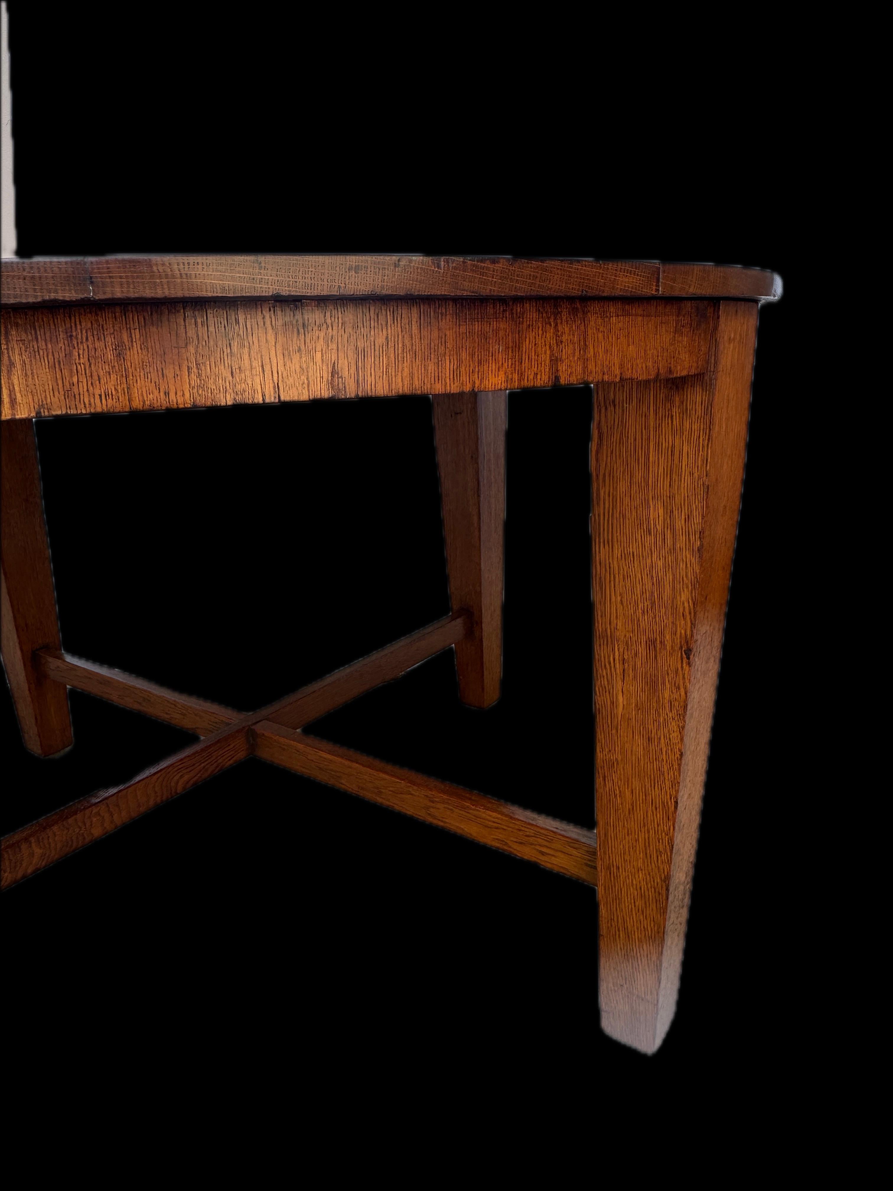 Quercia Antico tavolo da pranzo Mission Arts & Crafts rotondo in quercia segata a quarto, CIRCA 1900 in vendita
