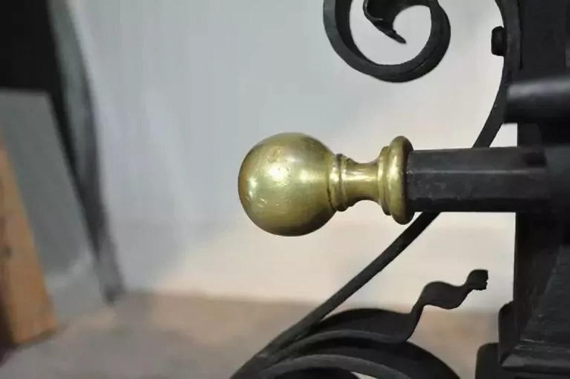 Antiguo juego de hierro forjado y latón con volutas Mission Arts & Crafts Latón en venta