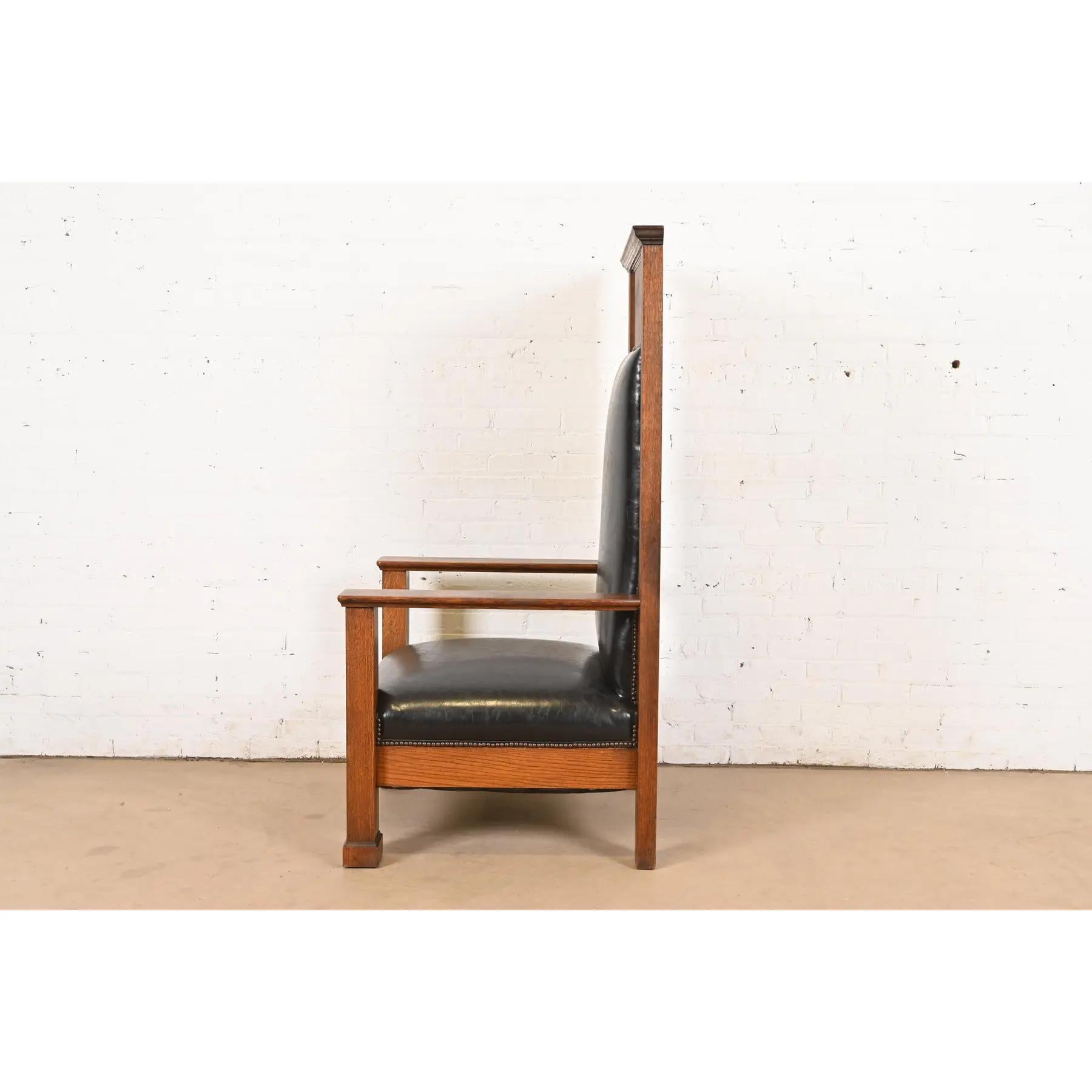 Silla de trono monumental antigua Mission Arts & Crafts de roble, circa 1900 en venta 3
