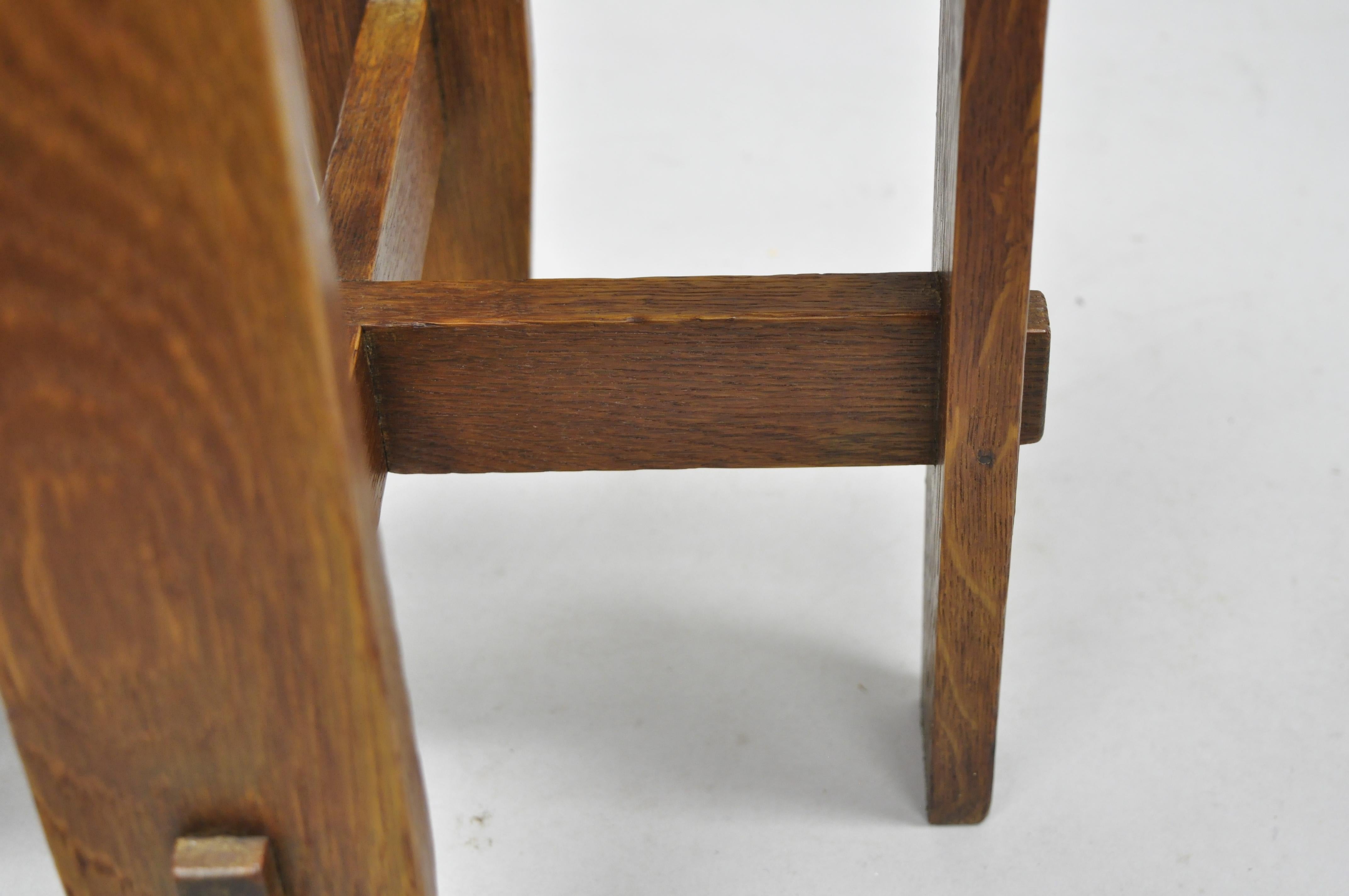 Mission Oak Arts & Crafts Side Table Plant Stand Attributed to Stickley Bros In Good Condition In Philadelphia, PA
