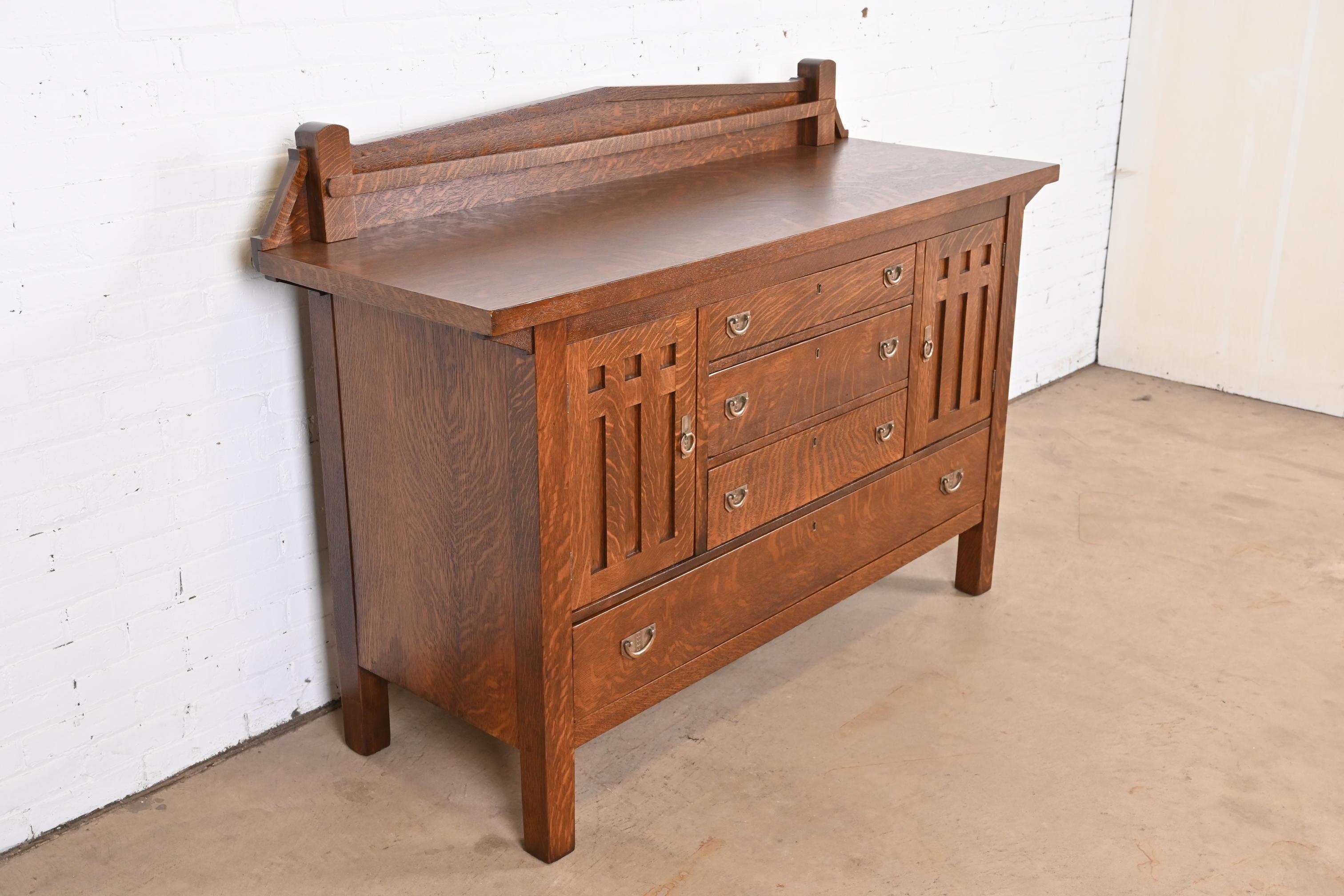 Antique Mission Oak Arts & Crafts Sideboard in the Manner of Stickley Brothers In Good Condition In South Bend, IN