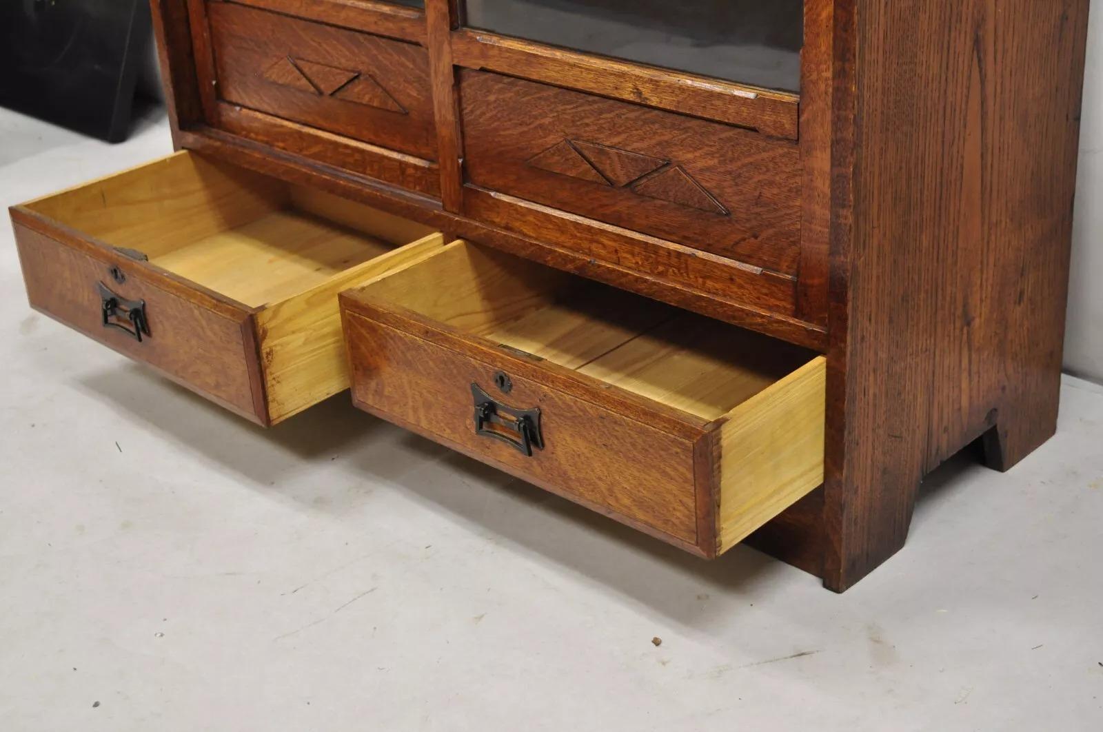 Antique Mission Oak Arts & Crafts Small Sliding Door Bookcase Curio with Drawers In Good Condition For Sale In Philadelphia, PA