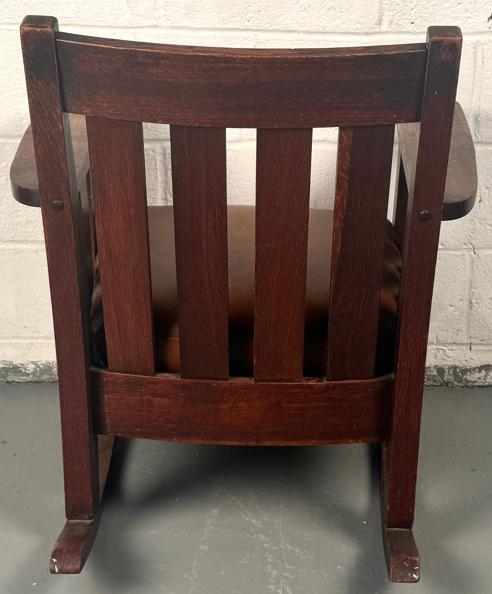 Silla mecedora antigua Mission Oak de Stickley en venta 5