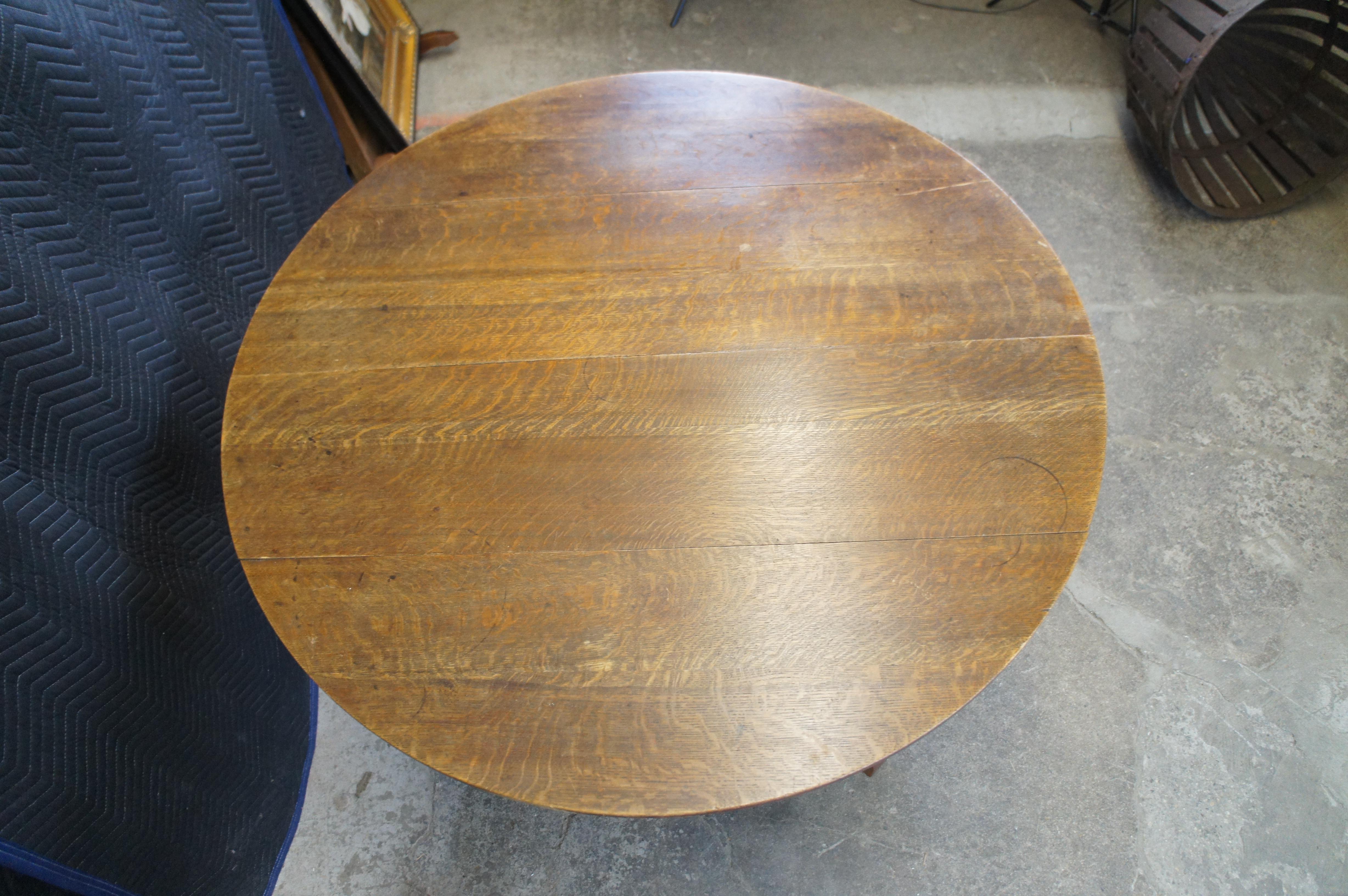 Antique Mission Style Round Quartersawn Oak Pedestal Breakfast Dining Table  For Sale 2