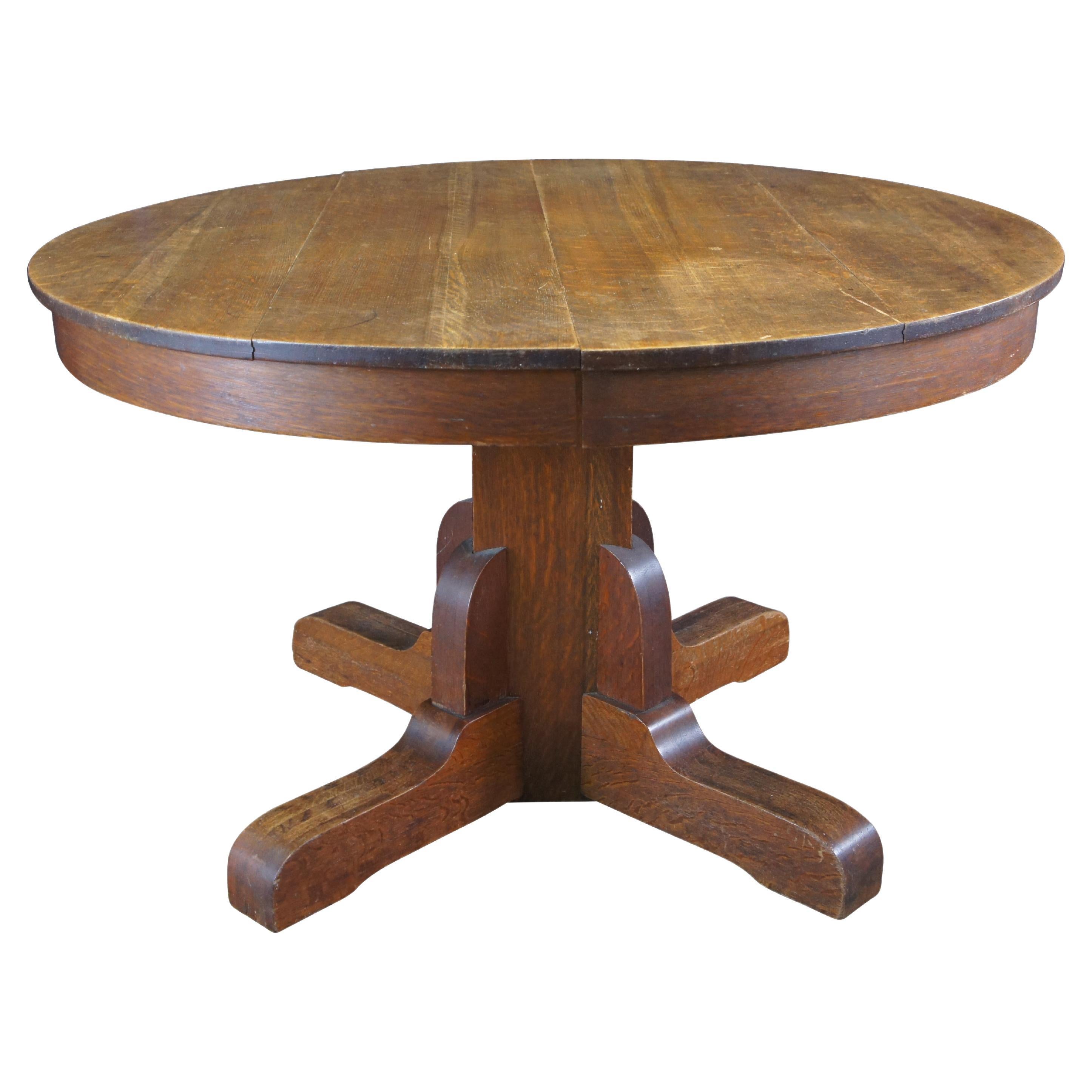 Antique Mission Style Round Quartersawn Oak Pedestal Breakfast Dining Table  For Sale