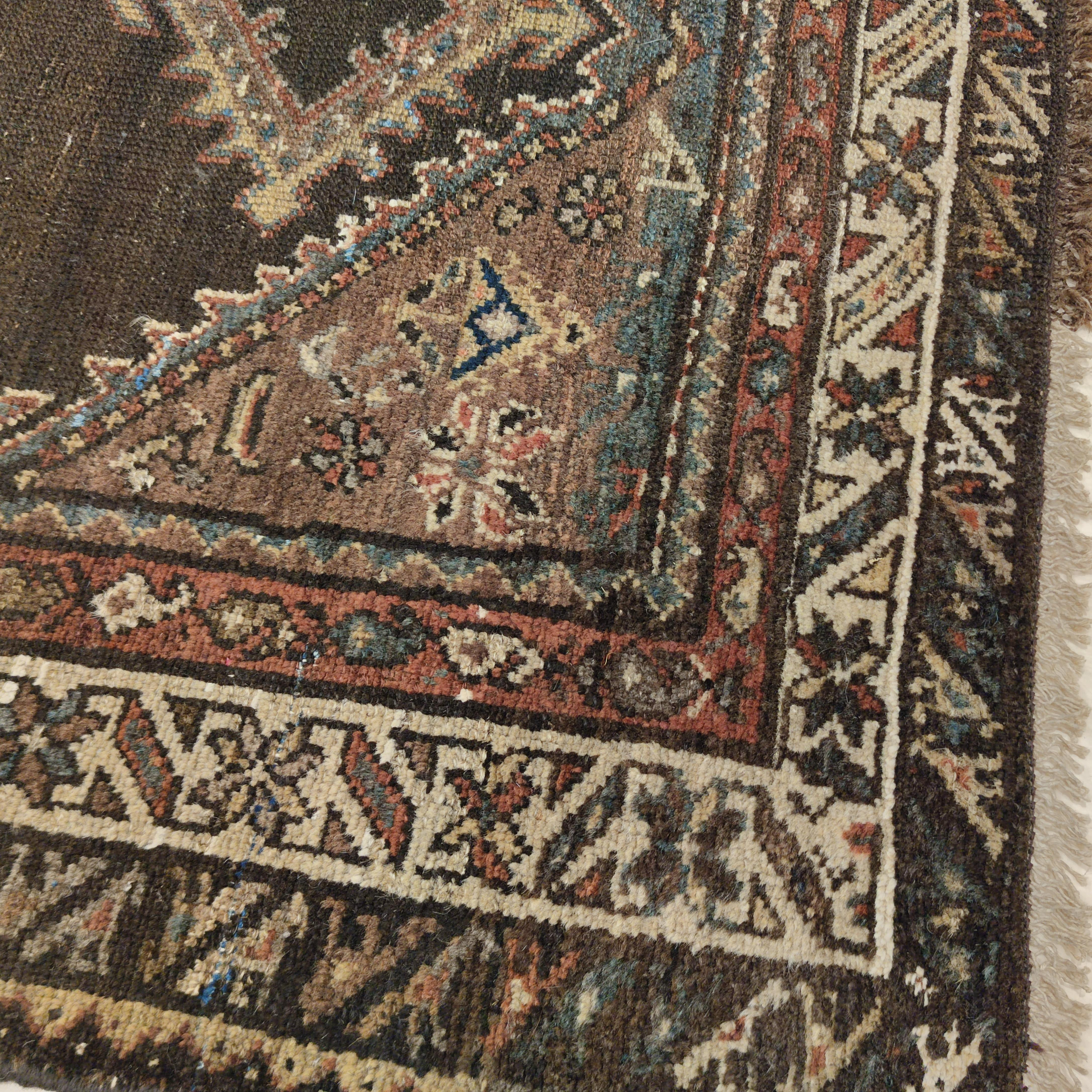 Alfombra de diseño integral Bakshaish marrón moca antiguo Anudado a mano en venta
