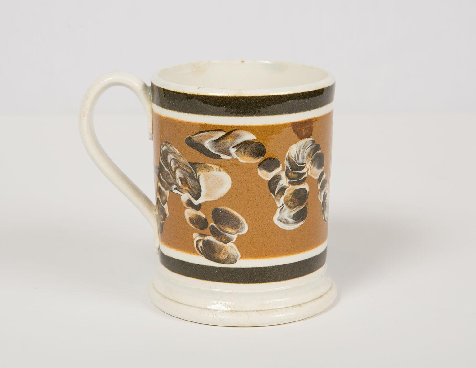 Antique Mochaware Mug In Excellent Condition In Katonah, NY