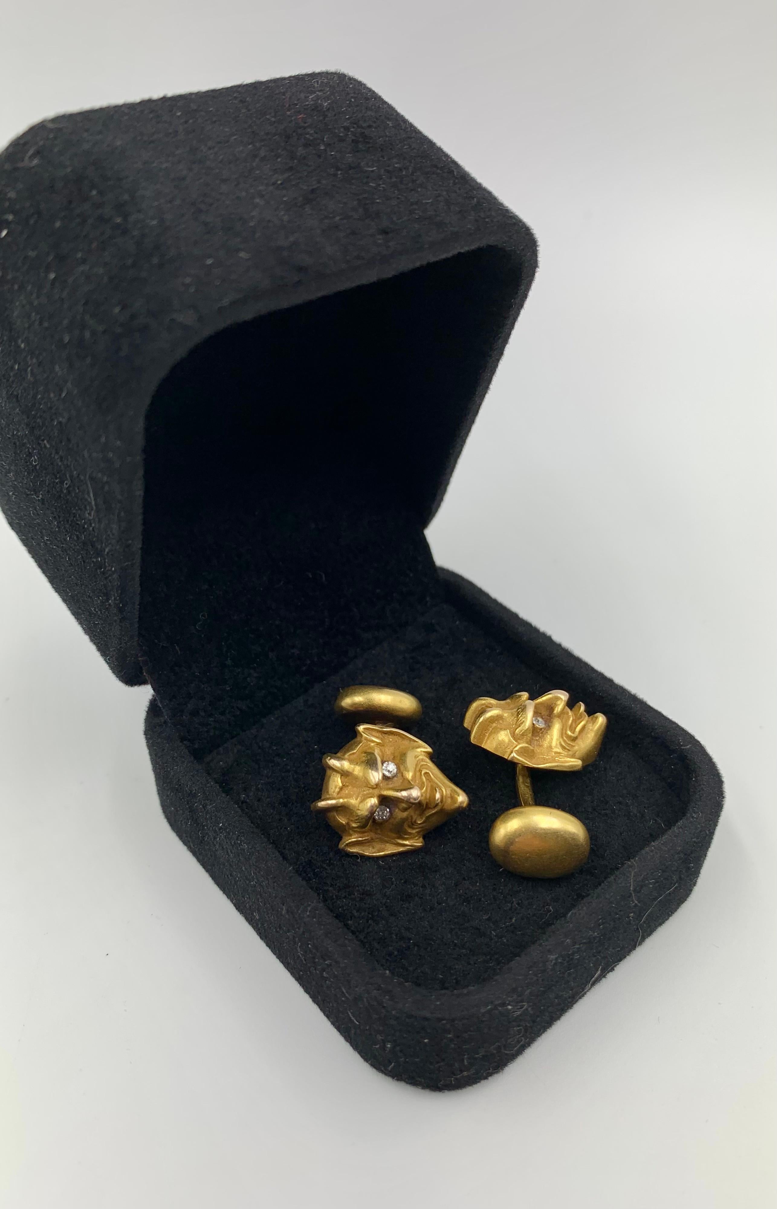 Antique Mocking Tongue Devil Diamond 14K Yellow Gold Cufflinks In Good Condition In New York, NY