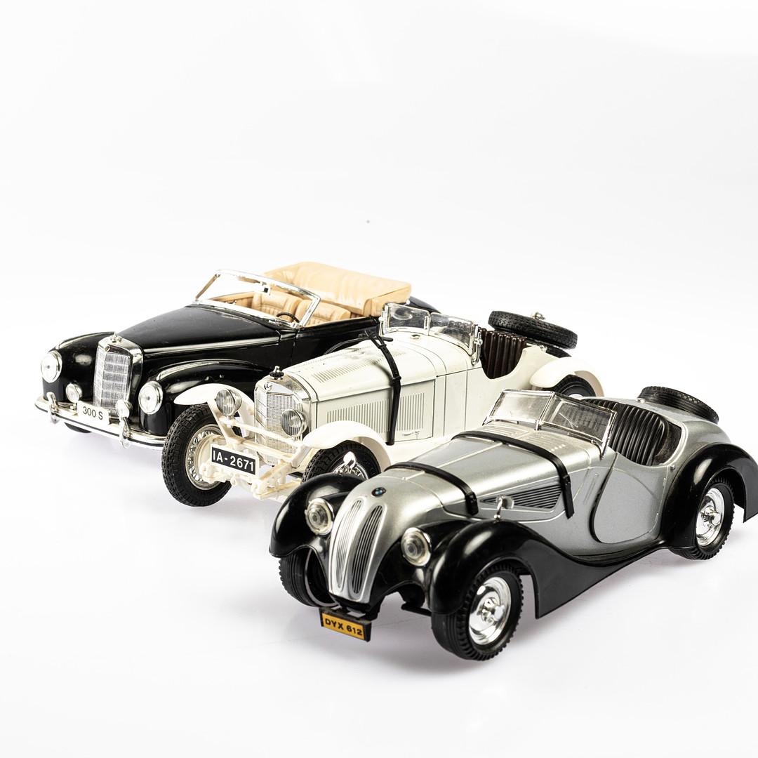Hollywood Regency Modèle CARS décoratif ancien de collection 3 pièces, Tonka/Burgao, Italie en vente