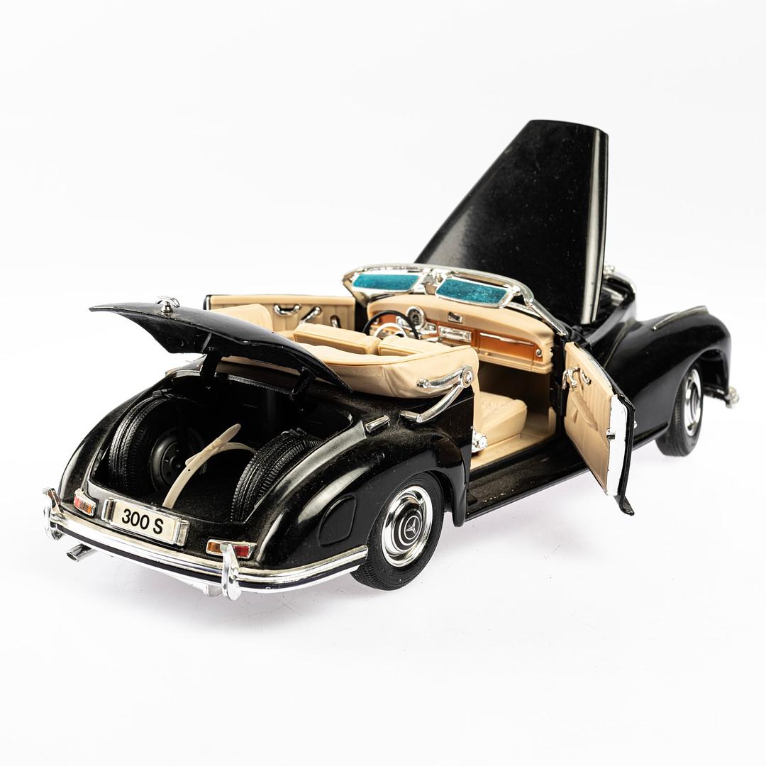 Arising from the collaboration of the automobile brands, this exclusive antique model car are 1:10 scale model that took over 4,000 hours to develop, drawing information on finishes, materials, images and original designs from their archives. As