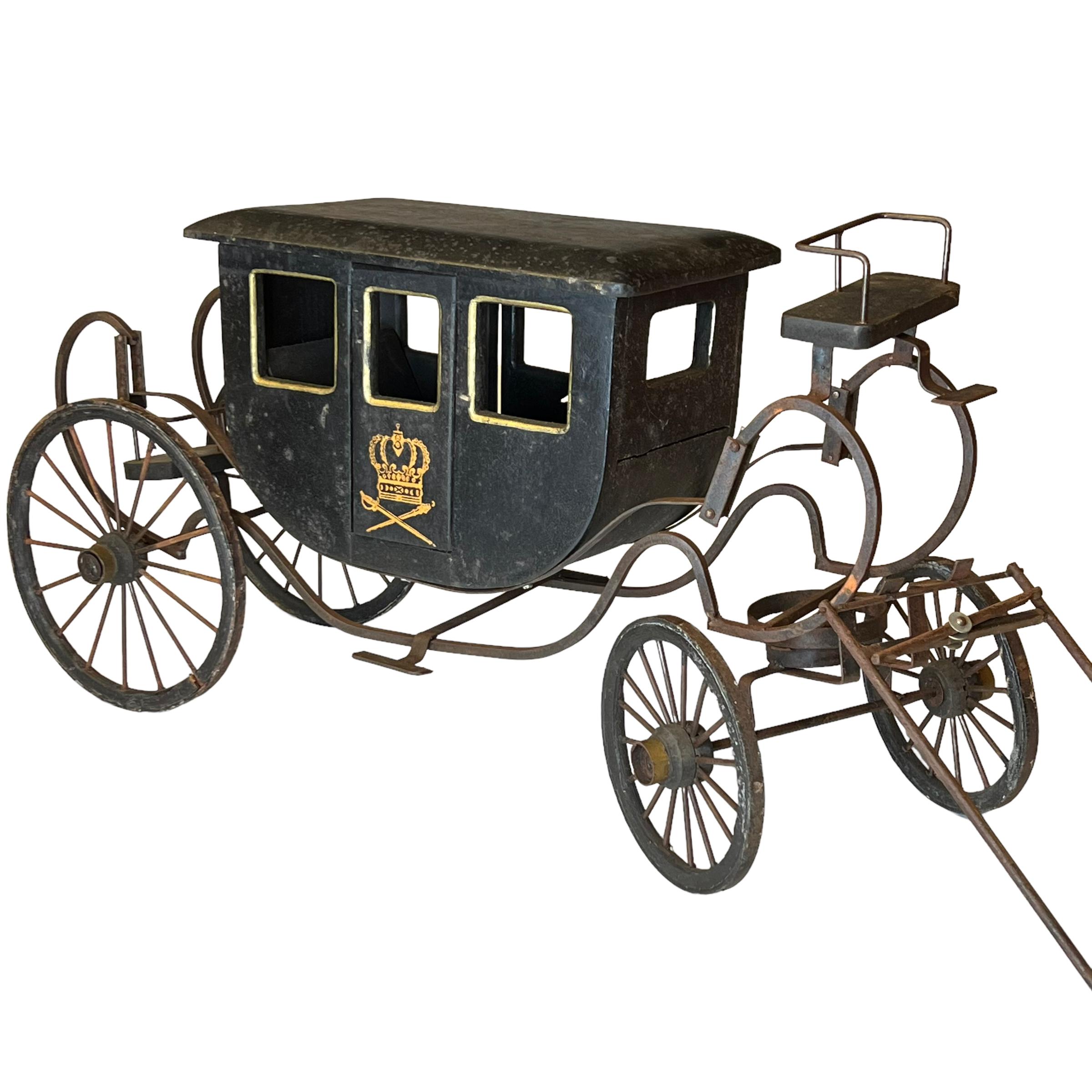 Antique Model of a Wooden and Metal Horse Carriage in 18th Century Style For Sale 5