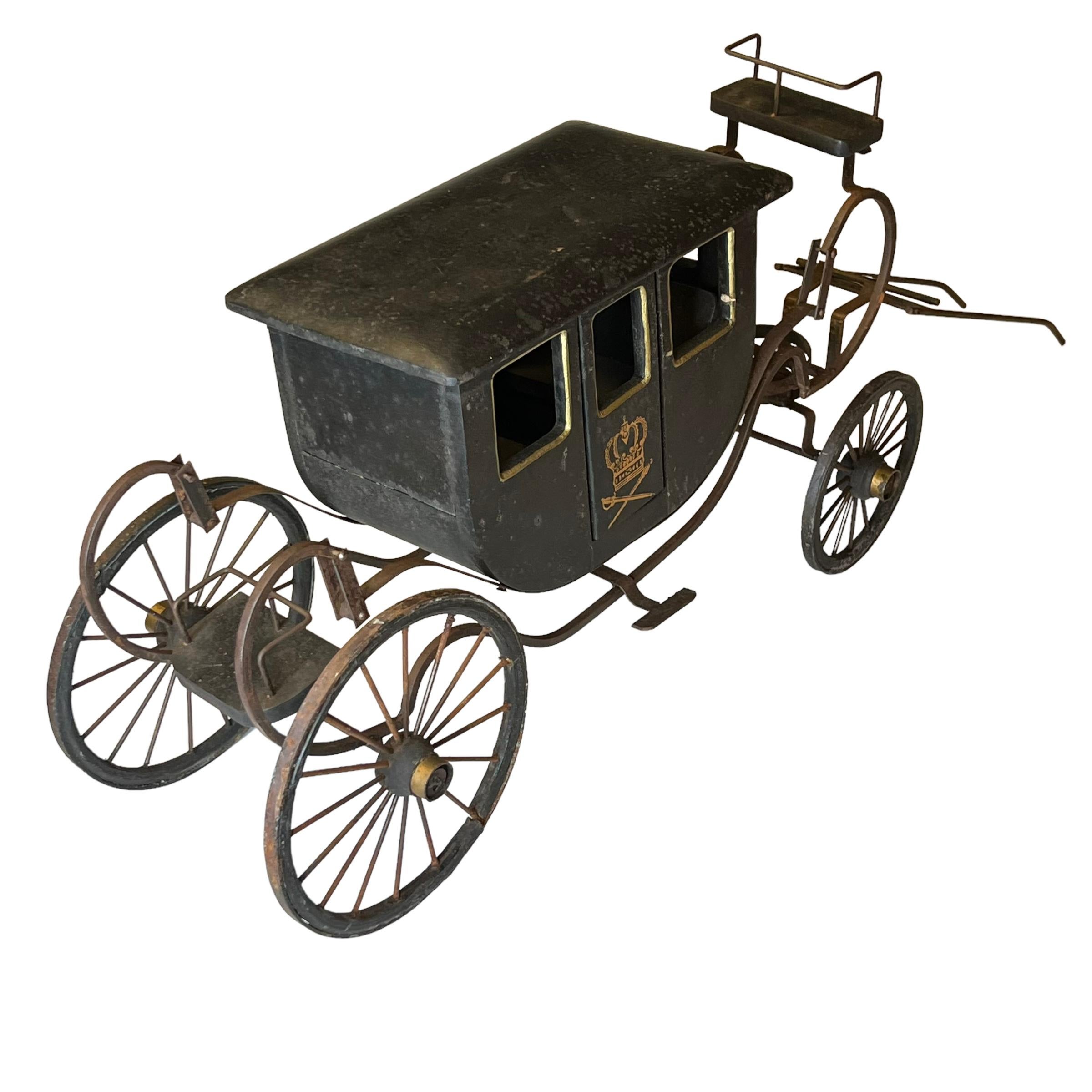Antique Model of a Wooden and Metal Horse Carriage in 18th Century Style For Sale 4