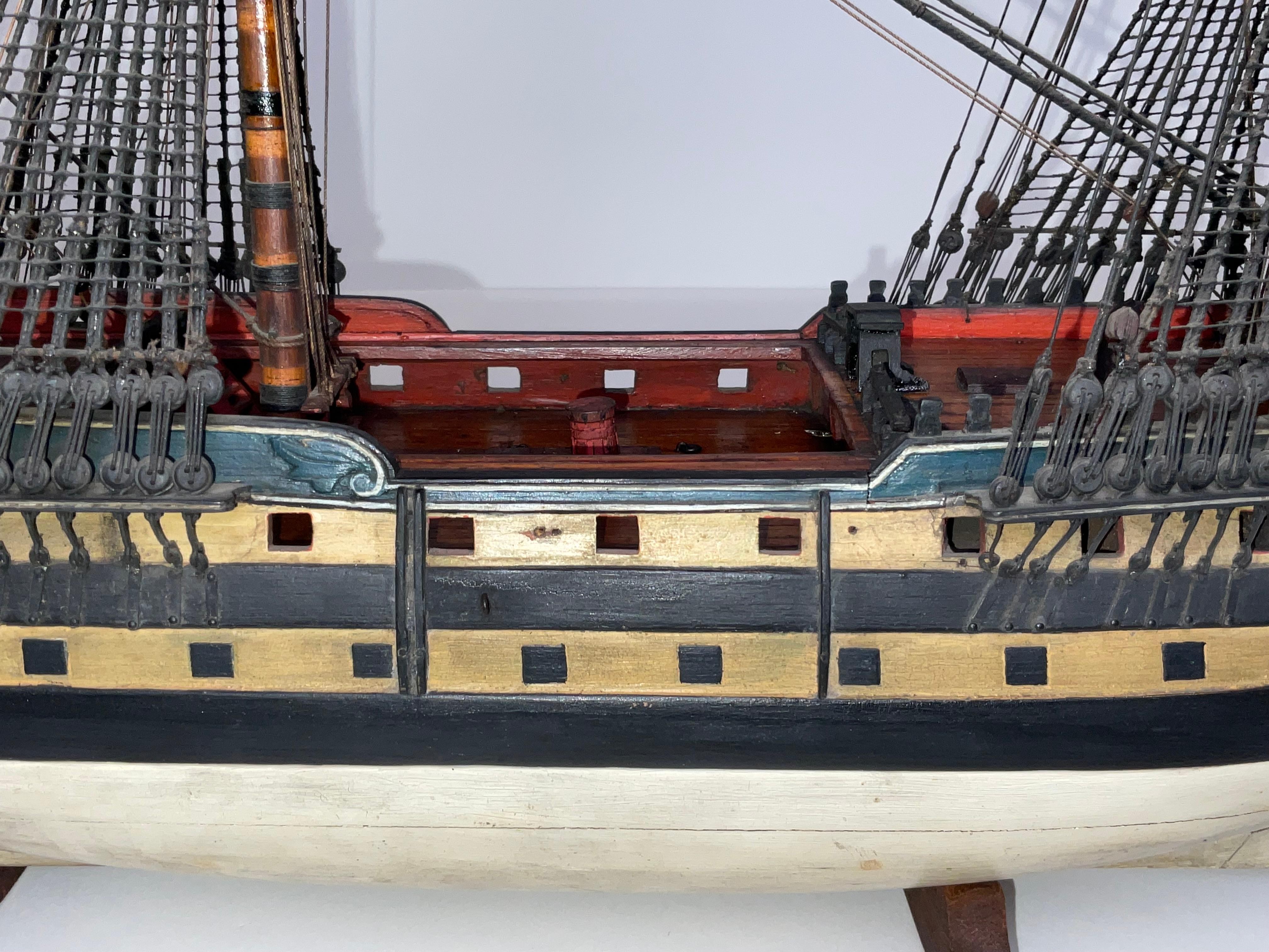 Modèle ancien d'une frise anglaise en vente 3