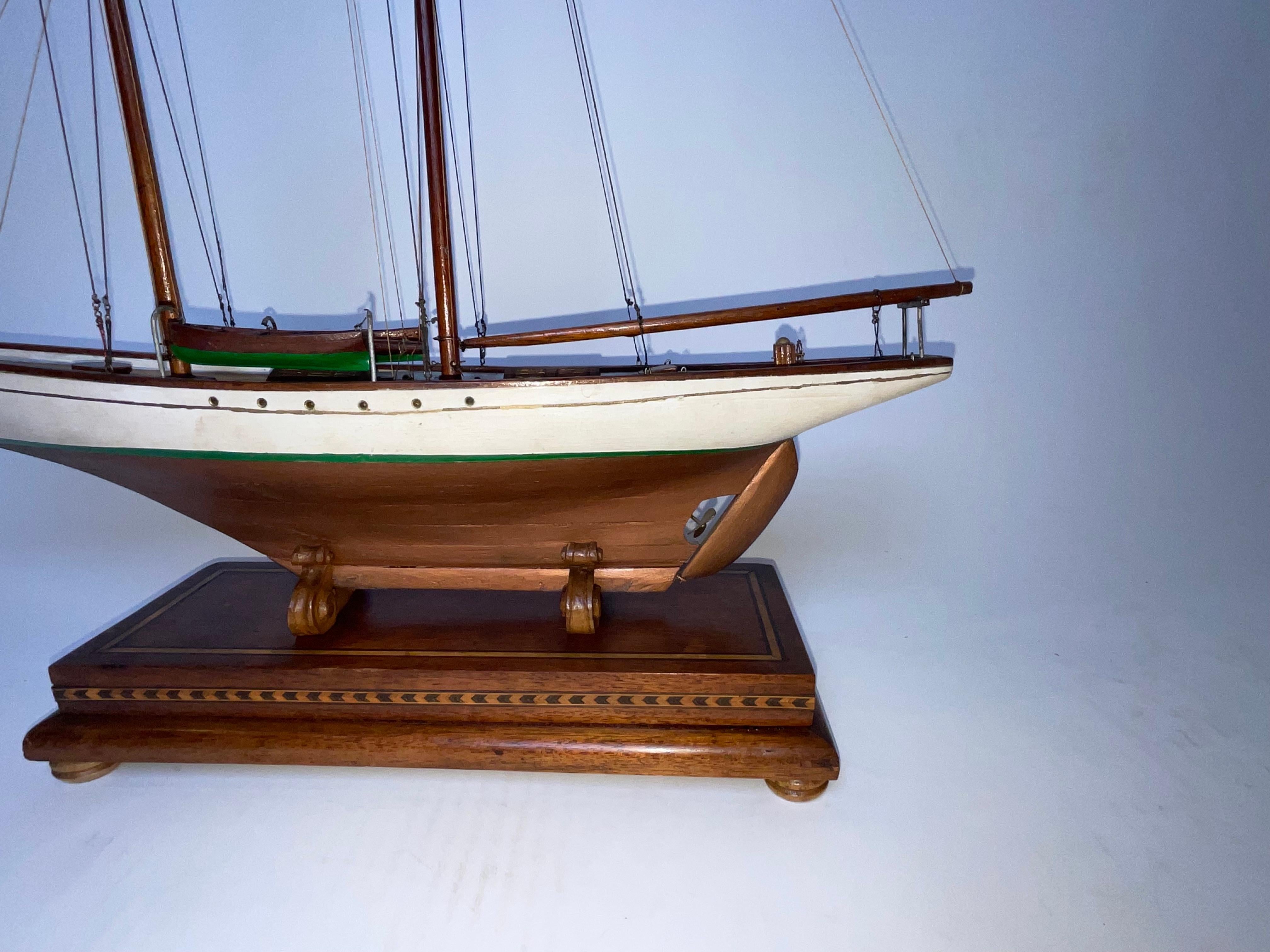 Modèle ancien du yacht allemand Meteor en vente 6