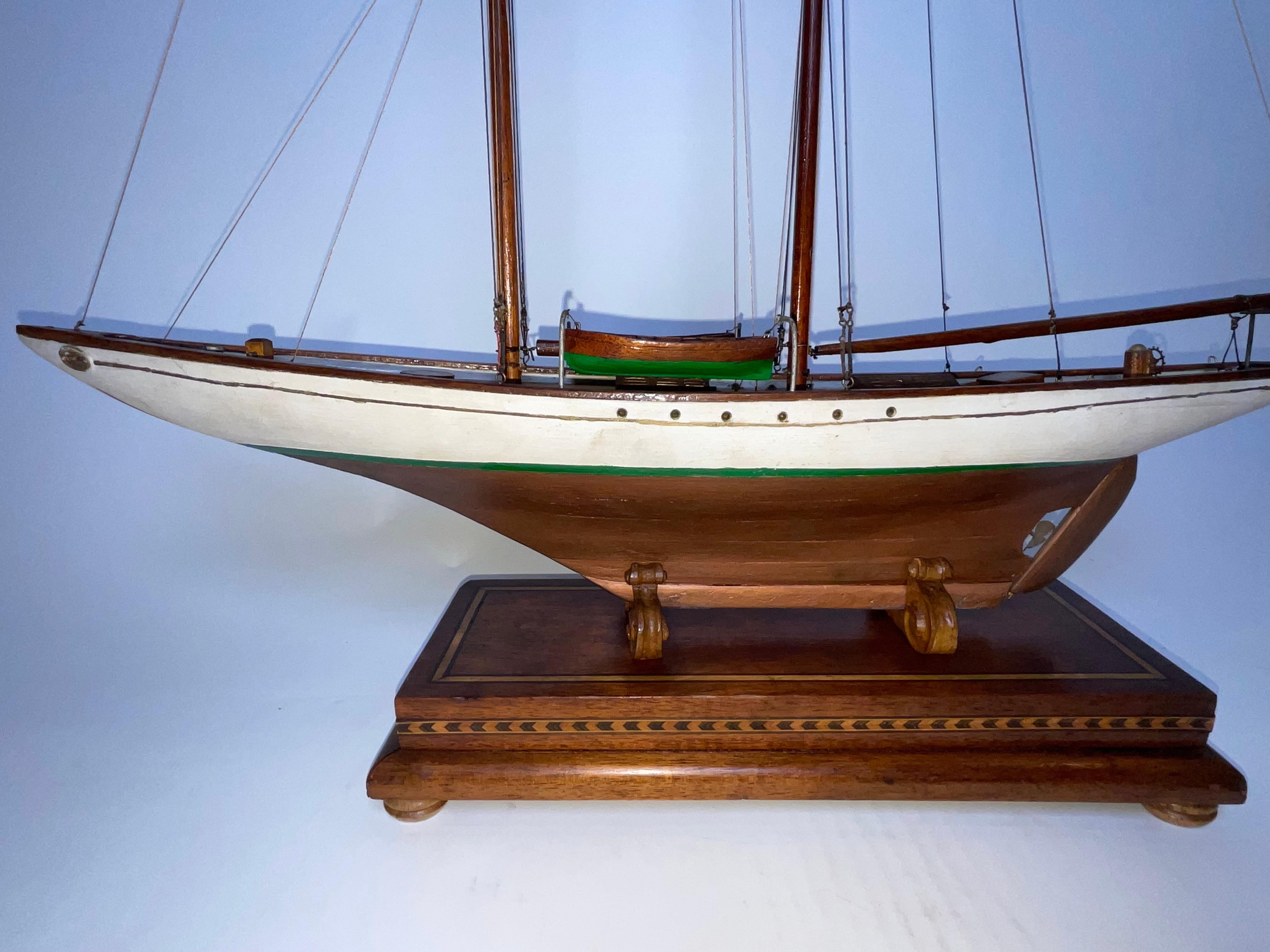Modèle ancien du yacht allemand Meteor en vente 7