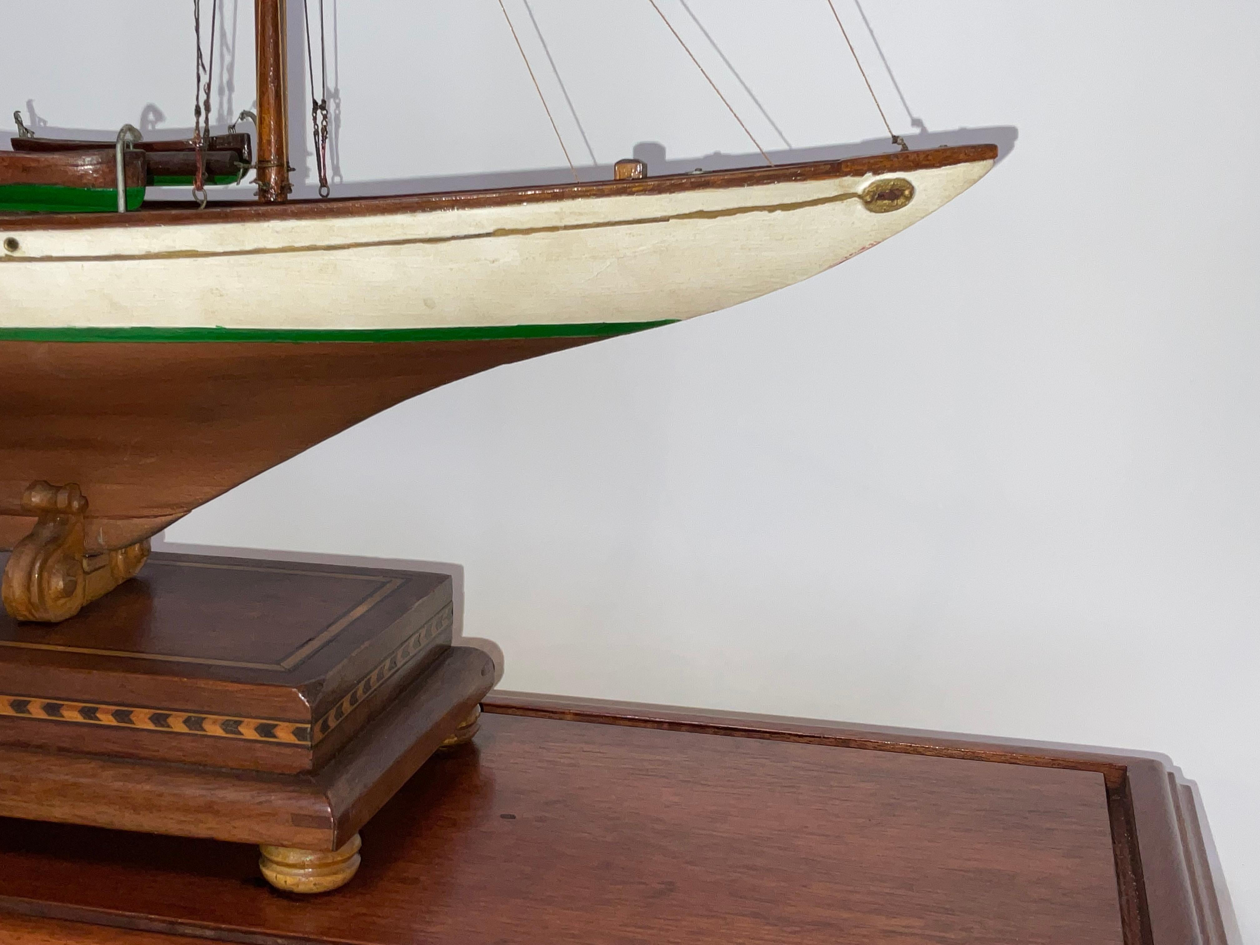 Modèle ancien du yacht allemand Meteor en vente 12