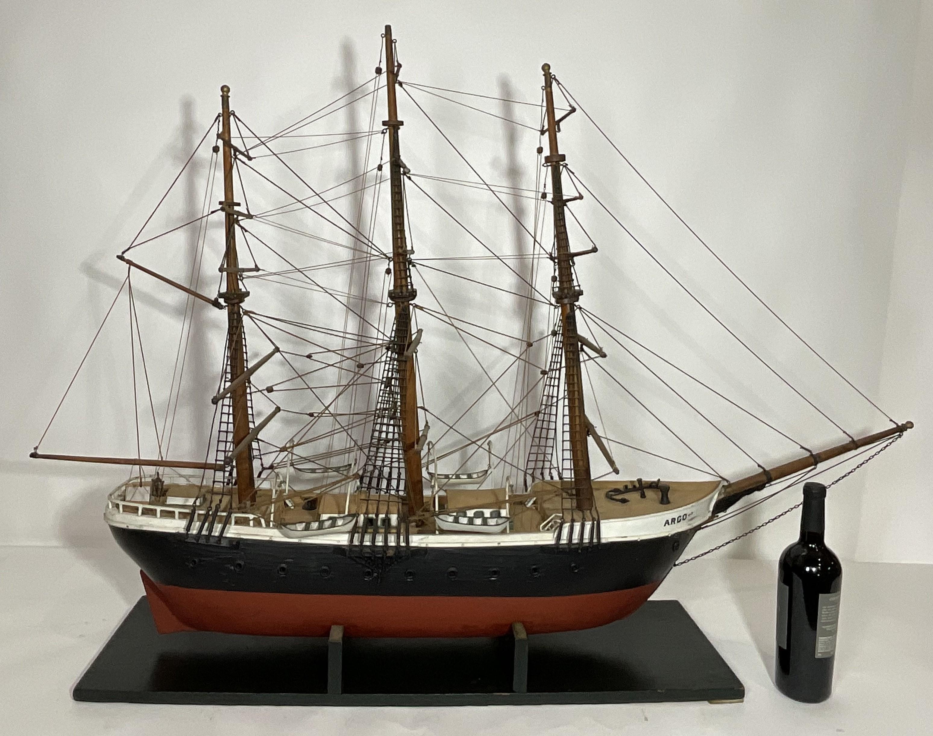 Nord-américain Modèle ancien de la barque à voile Argo en vente